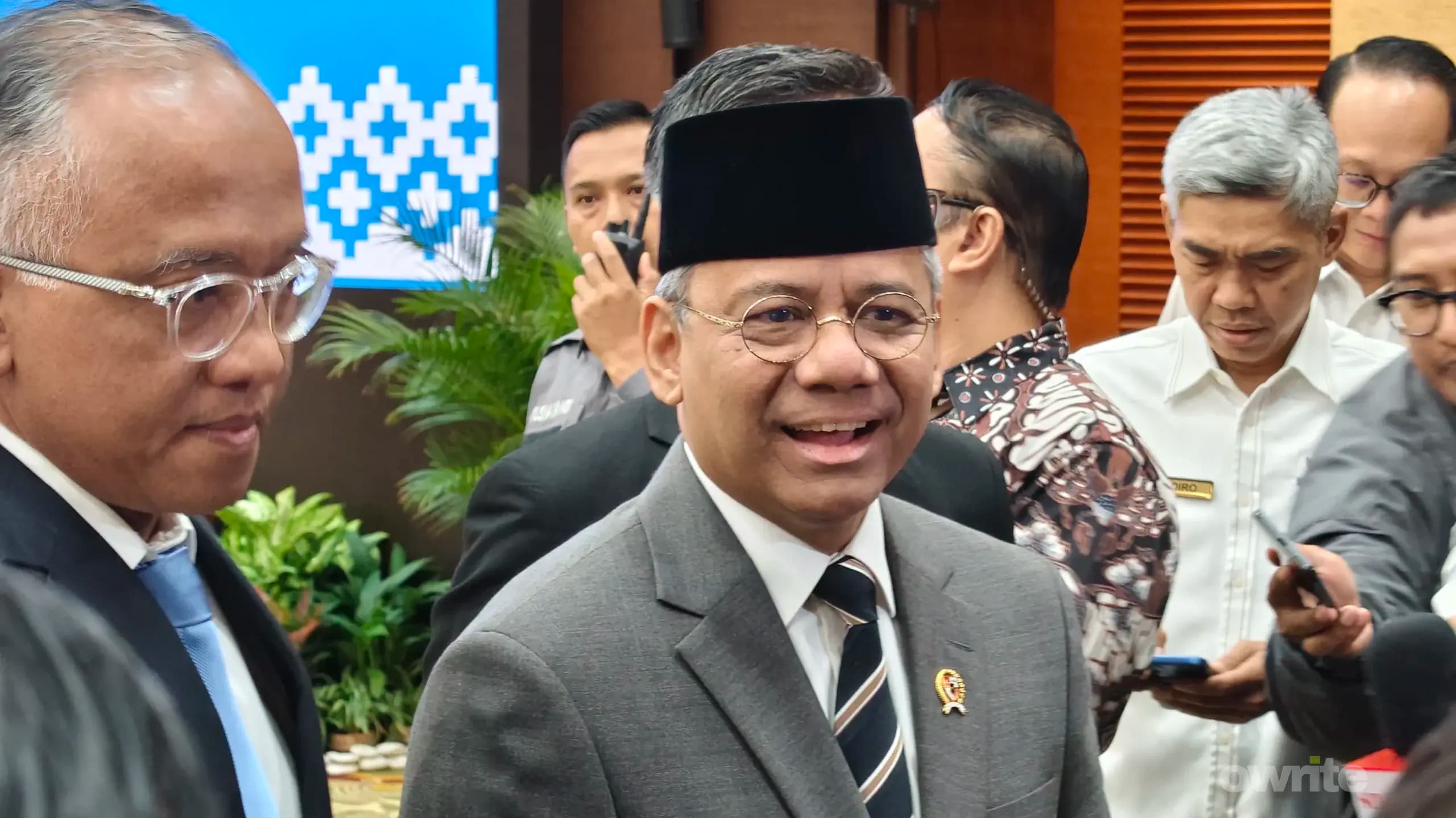 Menteri Keuangan Suahasil Nazara usai melantik 14 Pejabat di Lingkungan Kemenkeu. (sumber: Owrite/Anisa Aulia) Menteri Keuangan Suahasil Nazara usai melantik 14 Pejabat di Lingkungan Kemenkeu. (sumber: Owrite/Anisa Aulia)