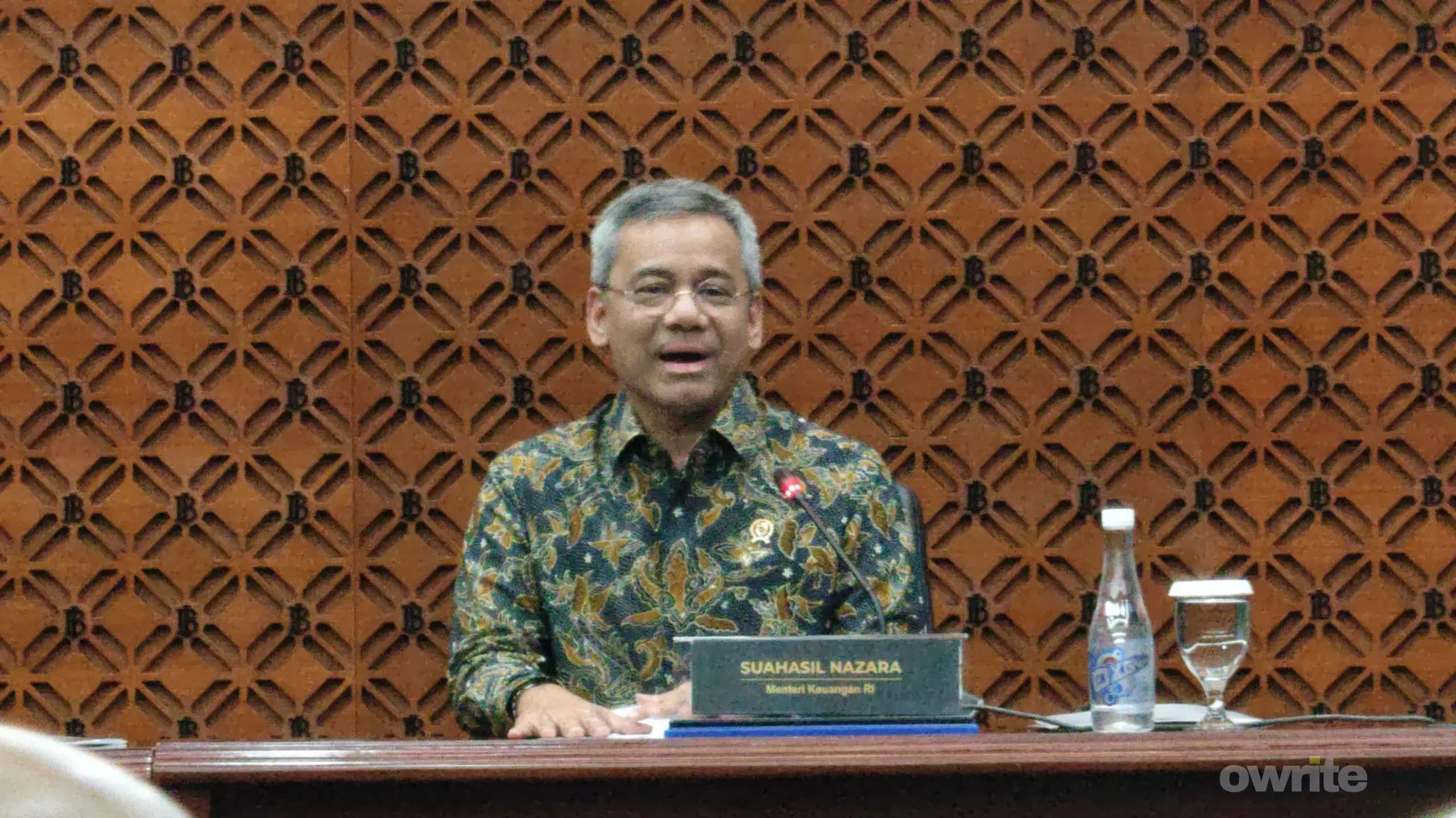 Menteri Keuangan Suahasil Nazara dalam konferensi pers (sumber: Owrite/Anisa Aulia) Menteri Keuangan Suahasil Nazara dalam konferensi pers (sumber: Owrite/Anisa Aulia)