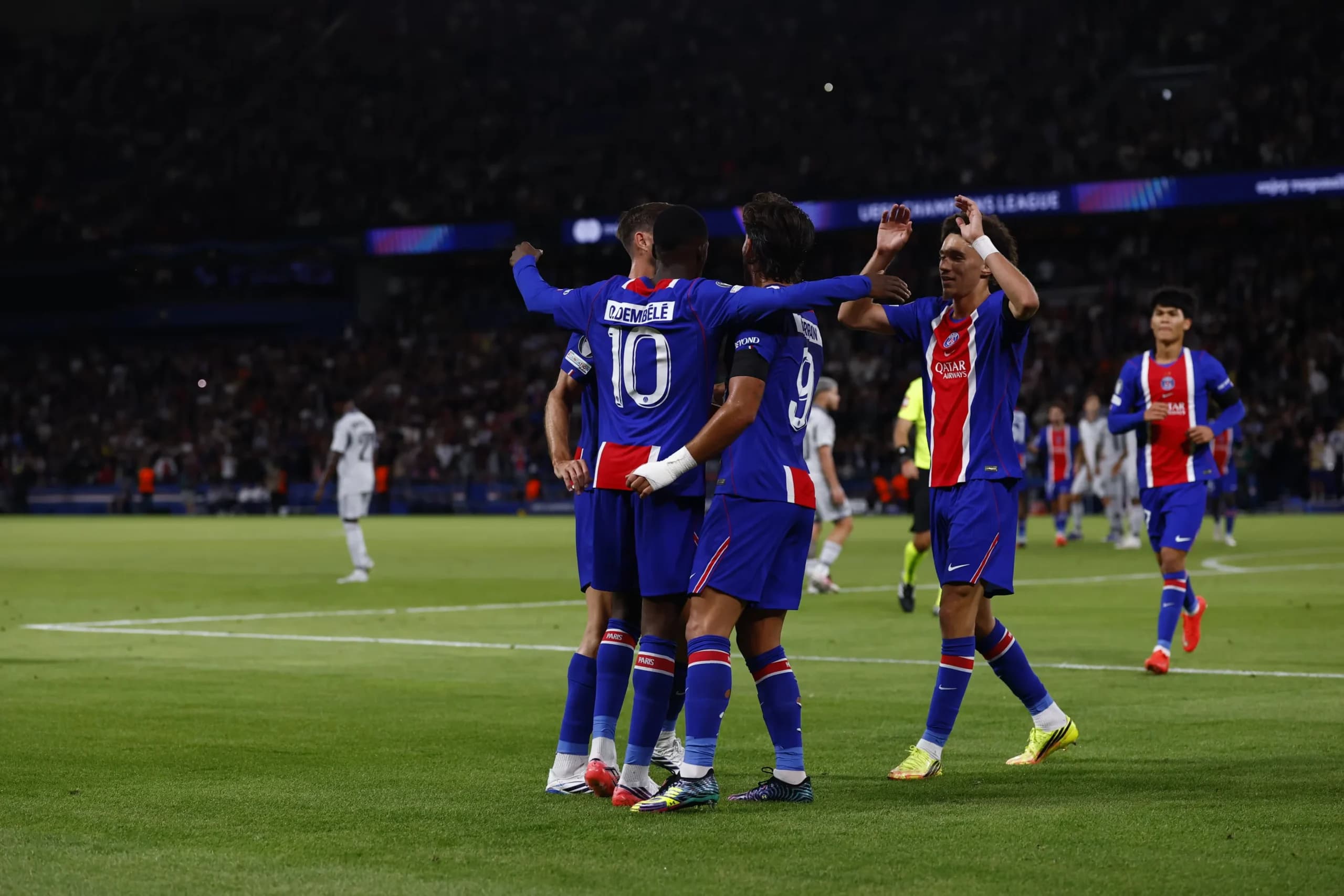 Pemain PSG merayakan gol dalam pertandingan melawan Slovan Bratislava dalam UCL 2026/2027, di Parc des Princes, September 2026. Pemain PSG merayakan gol dalam pertandingan melawan Slovan Bratislava dalam UCL 2026/2027, di Parc des Princes, September 2026.
