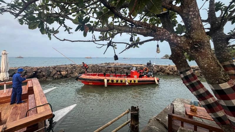 Personel Basarnas Banten bersiap untuk operasi SAR hari kedua kapal penumpang hilang kontak. Personel Basarnas Banten bersiap untuk operasi SAR hari kedua kapal penumpang hilang kontak.
