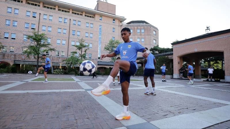 Pemain Persib Bandung tiba di Seoul dan langsung gelar latihan. Pemain Persib Bandung tiba di Seoul dan langsung gelar latihan.