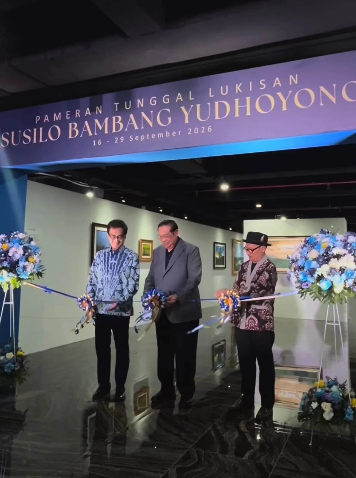 Pembukaan kegiatan "Pameran Tunggal Lukisan SBY”. Kegiatan digelar pada 16 hingga 29 September 2026 di Voza Tower, Surabaya. Pembukaan kegiatan "Pameran Tunggal Lukisan SBY”. Kegiatan digelar pada 16 hingga 29 September 2026 di Voza Tower, Surabaya.