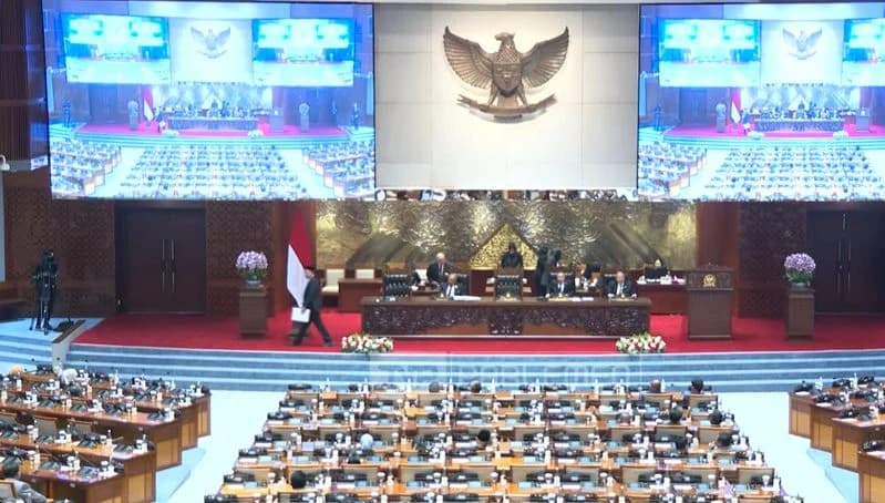 DPR resmi mengesahkan RUU tentang Pengaturan Reforma Agraria menjadi UU. DPR resmi mengesahkan RUU tentang Pengaturan Reforma Agraria menjadi UU.