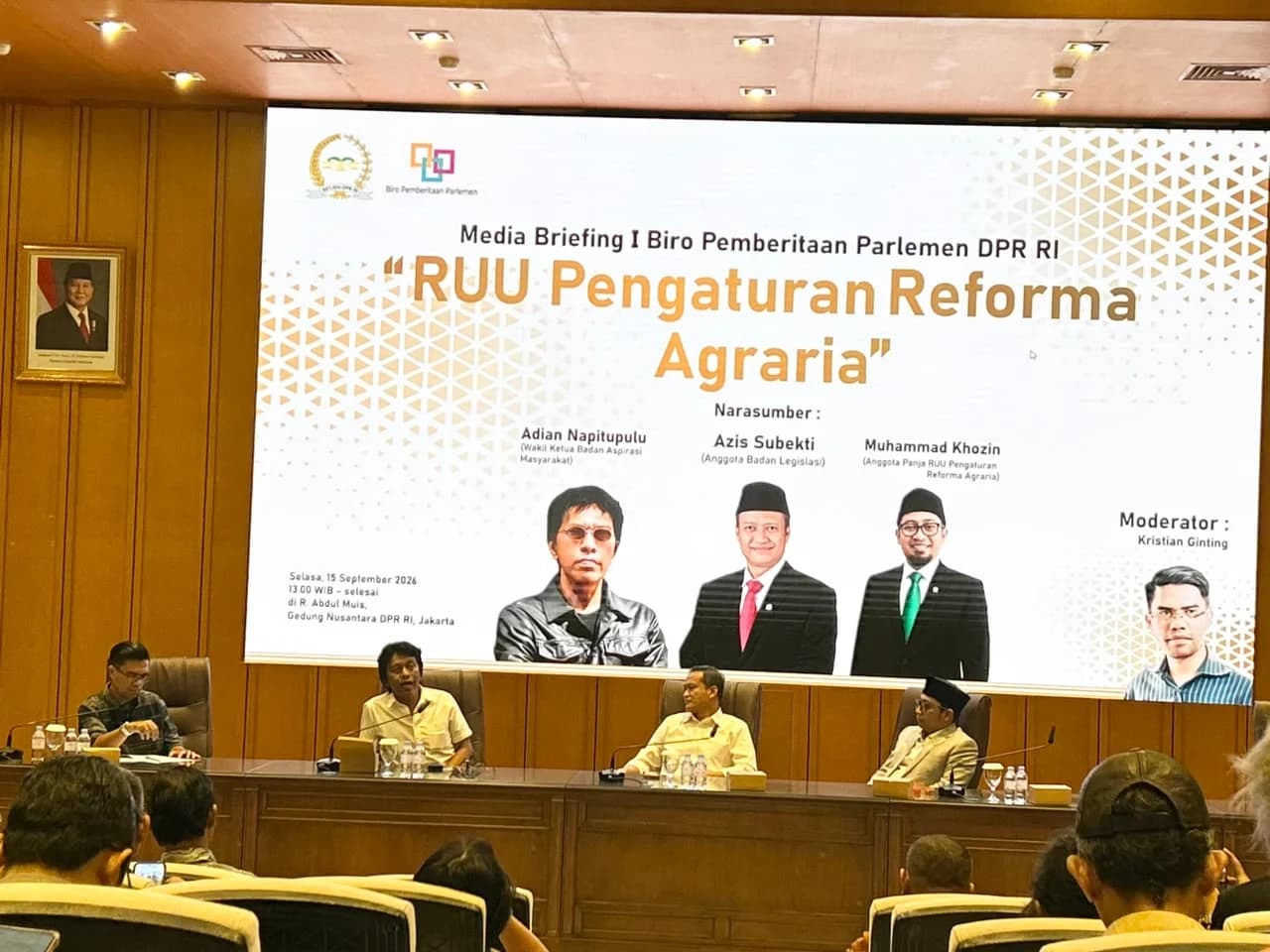Wakil Ketua Badan Aspirasi Masyarakat DPR, Adian Napitupulu. Wakil Ketua Badan Aspirasi Masyarakat DPR, Adian Napitupulu.