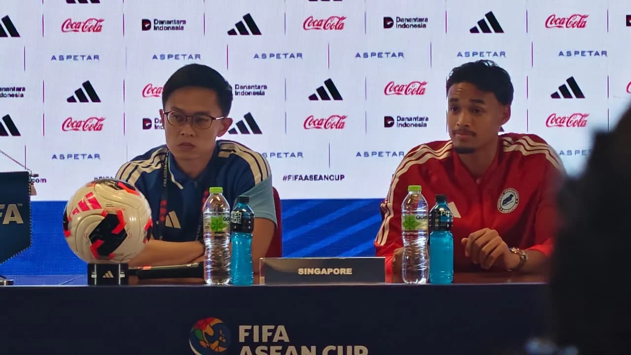 Pelatih Timnas Singapura Gavin Lee. Pelatih Timnas Singapura Gavin Lee.