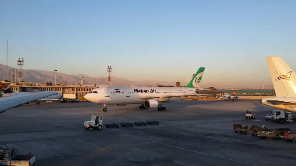 Maskapai penerbangan Iran, Mahan Air. (Sumber: Unsplash/Alireza Akhlaghi) Maskapai penerbangan Iran, Mahan Air. (Sumber: Unsplash/Alireza Akhlaghi)