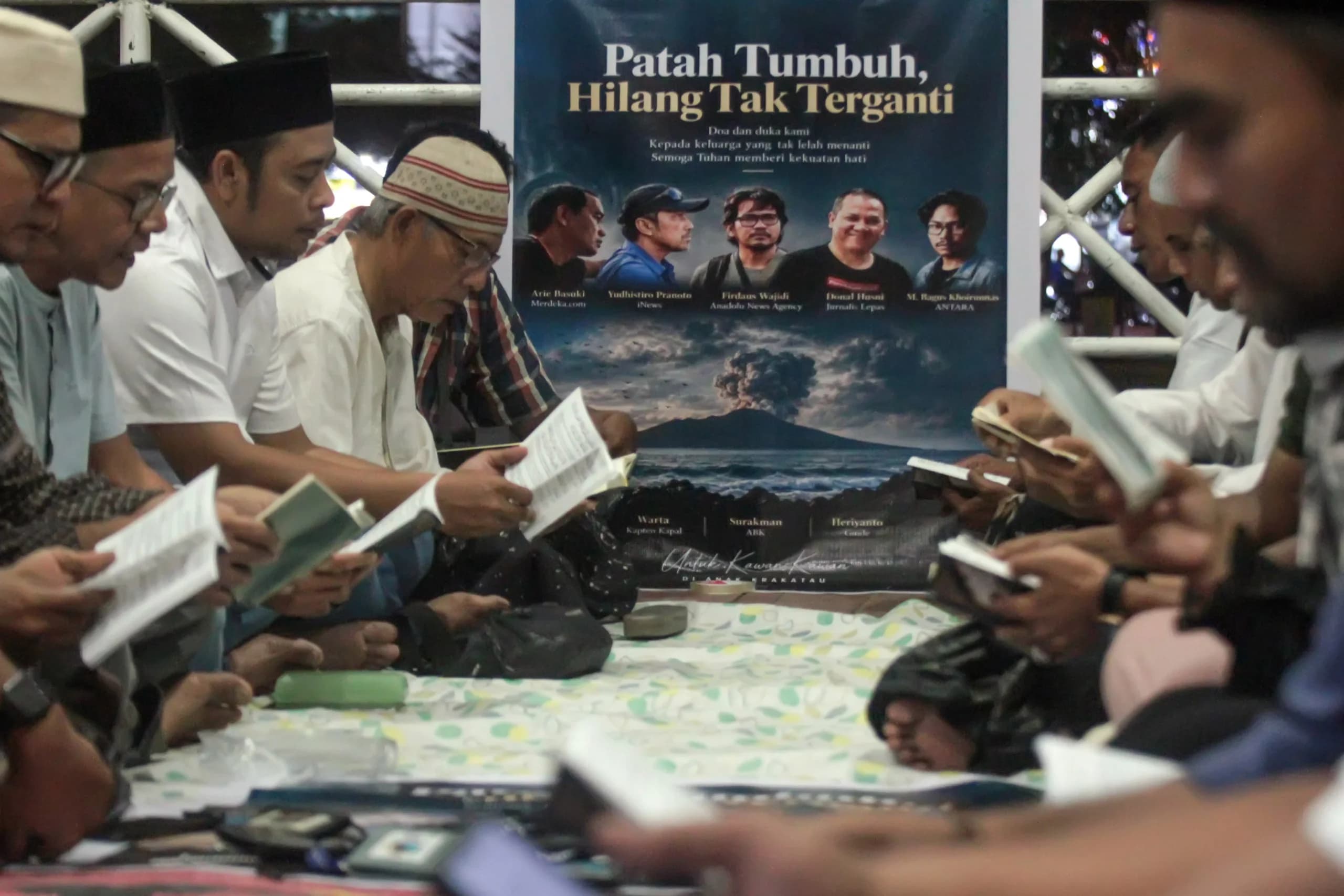 Polda Banten Pastikan Jenazah ABK KM Arupadhatu I Teridentifikasi Lewat DNA, 7 Orang Masih Dicari Polda Banten Pastikan Jenazah ABK KM Arupadhatu I Teridentifikasi Lewat DNA, 7 Orang Masih Dicari