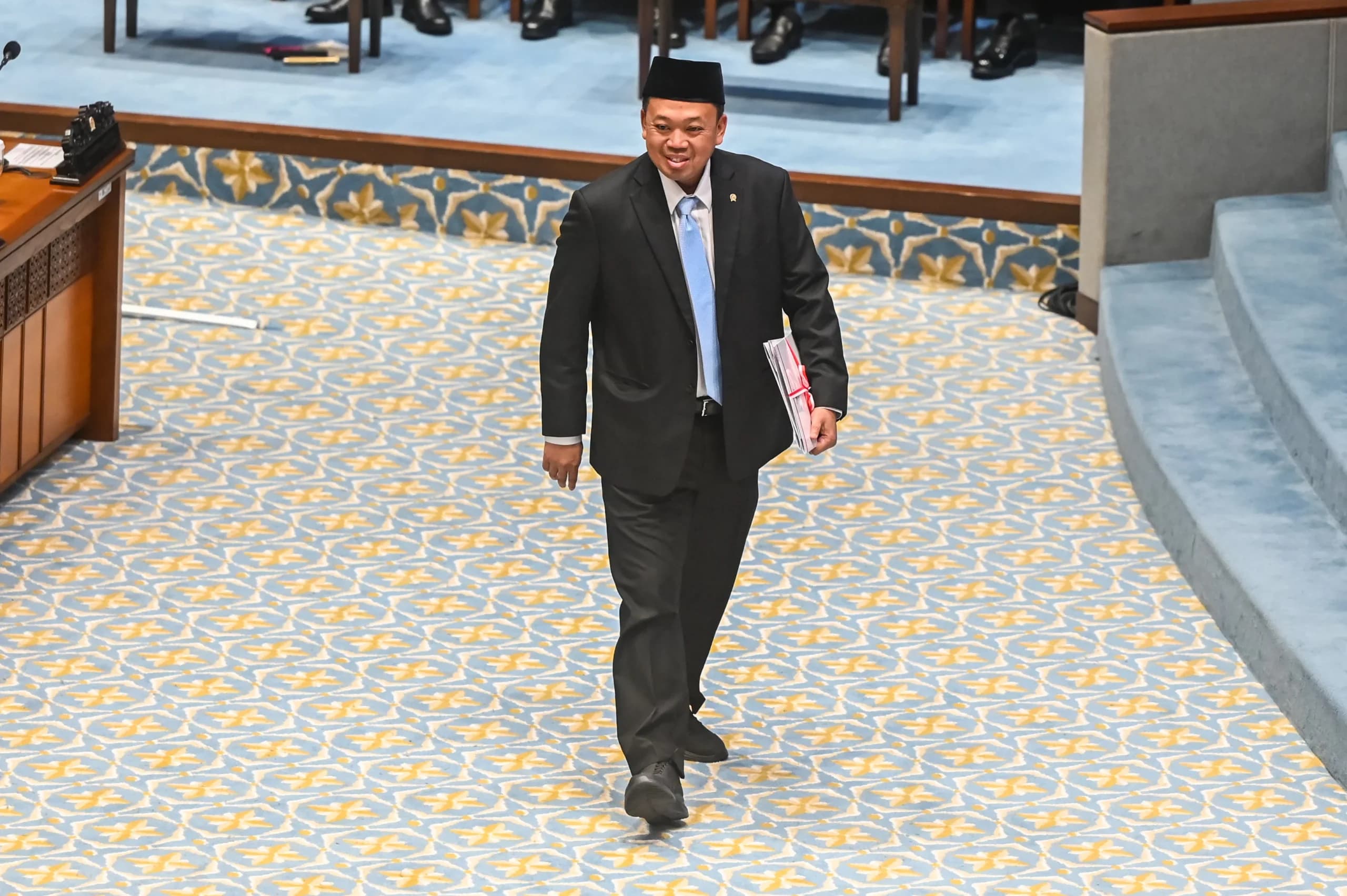 Menteri Agraria dan Tata Ruang / Kepala Badan Pertanahan Nasional (ATR/BPN) Nusron Wahid bersiap menyampaikan tanggapan pemerintah pada Rapat Paripurna Ke-6 DPR RI Masa Persidangan I Tahun Sidang 2026â2027 di Kompleks Parlemen, Senayan, Jakarta, Selasa (22/9/2026). Menteri Agraria dan Tata Ruang / Kepala Badan Pertanahan Nasional (ATR/BPN) Nusron Wahid bersiap menyampaikan tanggapan pemerintah pada Rapat Paripurna Ke-6 DPR RI Masa Persidangan I Tahun Sidang 2026â2027 di Kompleks Parlemen, Senayan, Jakarta, Selasa (22/9/2026).