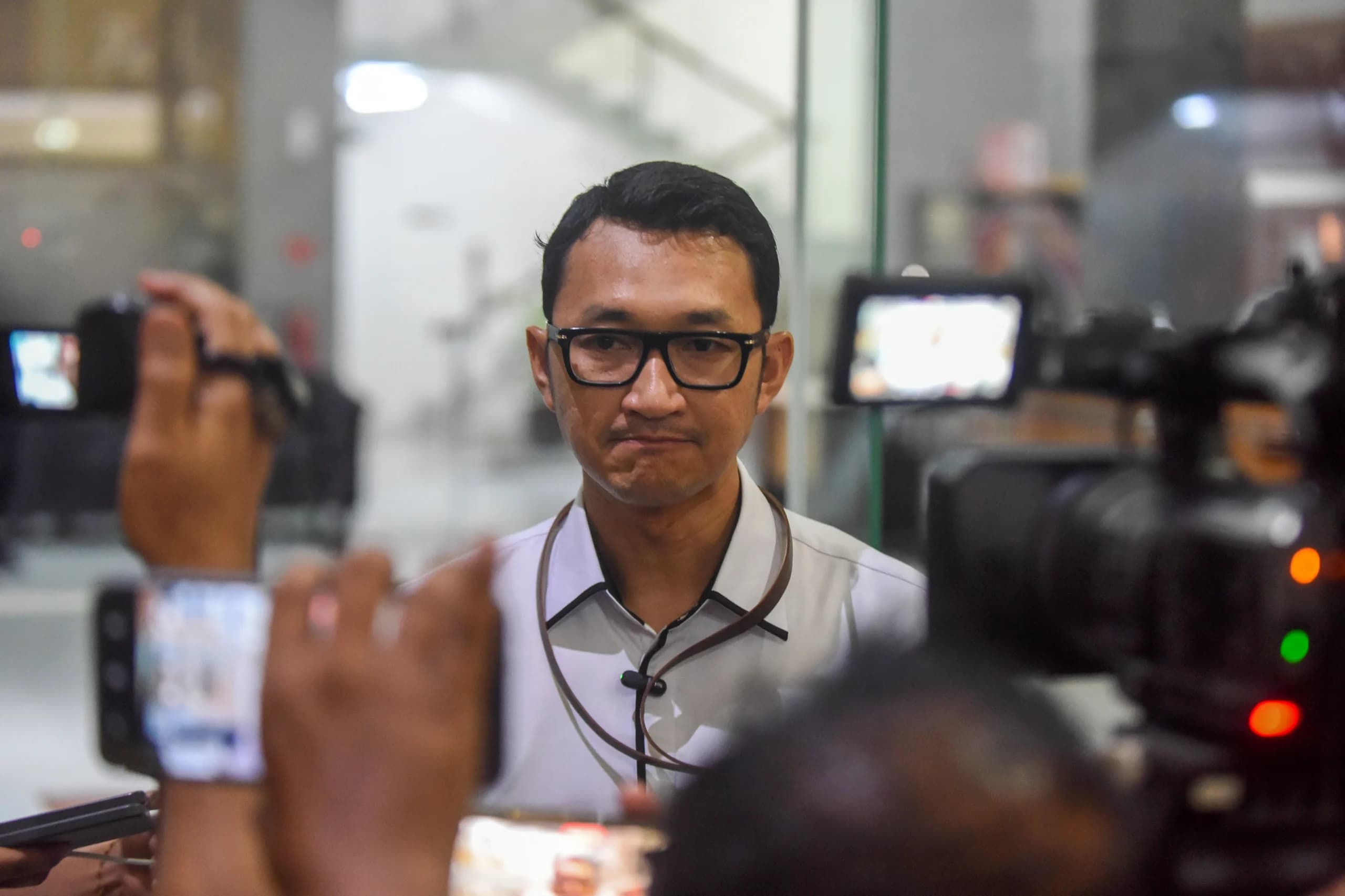 Juru Bicara KPK Budi Prasetyo memberikan keterangan pers di Gedung Merah Putih KPK, Jakarta, Senin (21/9/2026). Juru Bicara KPK Budi Prasetyo memberikan keterangan pers di Gedung Merah Putih KPK, Jakarta, Senin (21/9/2026).