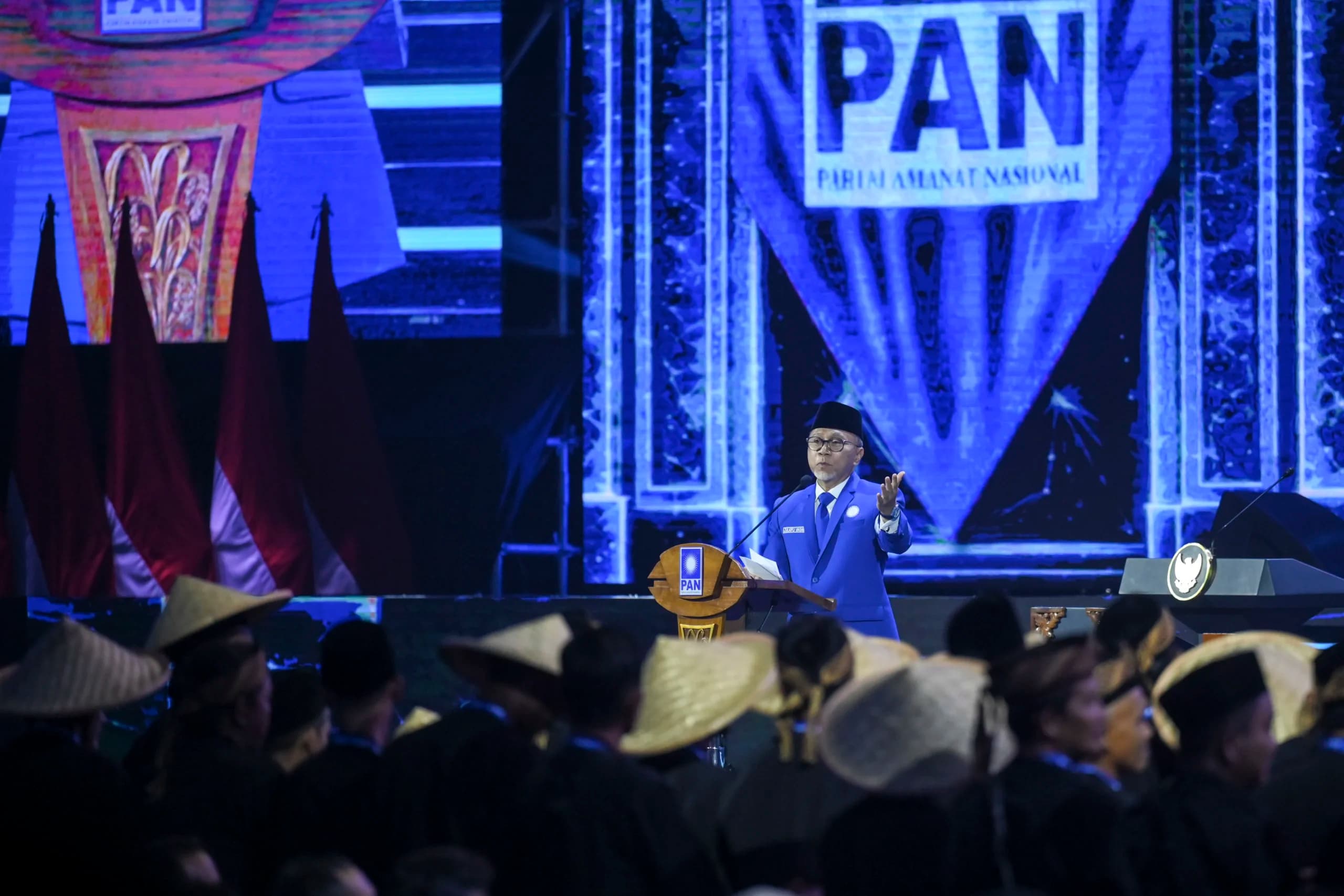 Ketua Umum Partai Amanat Nasional (PAN) Zulkifli Hasan memberikan sambutan pada perayaan HUT ke-28 PAN di JICC, Jakarta, Jumat (18/9/2026). Ketua Umum Partai Amanat Nasional (PAN) Zulkifli Hasan memberikan sambutan pada perayaan HUT ke-28 PAN di JICC, Jakarta, Jumat (18/9/2026).