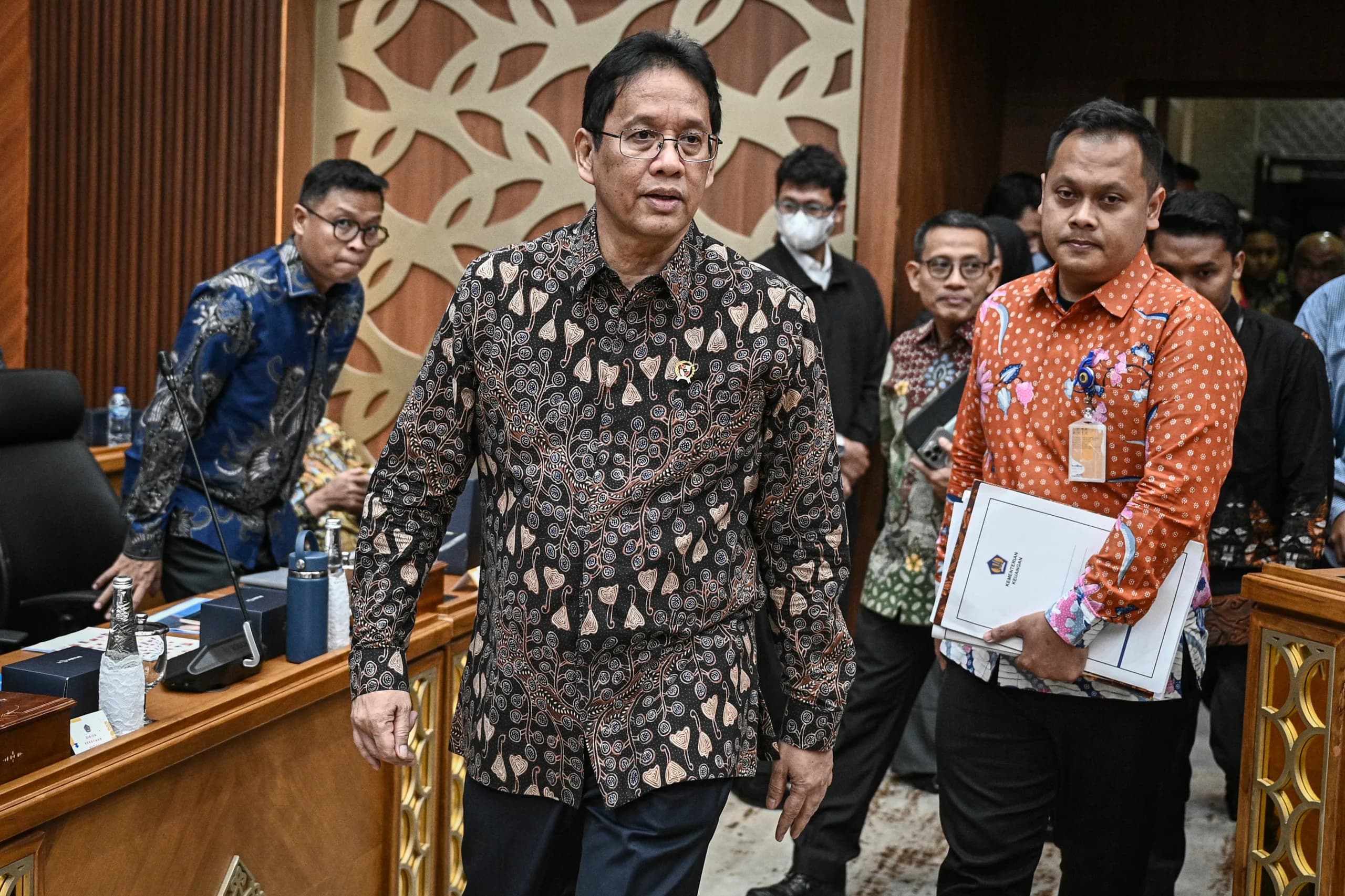 Menteri Keuangan Purbaya Yudhi Sadewa (kedua kiri) tiba untuk mengikuti rapat kerja dengan Badan Anggaran (Banggar) DPR di Kompleks Parlemen, Jakarta, Senin (7/9/2026). Menteri Keuangan Purbaya Yudhi Sadewa (kedua kiri) tiba untuk mengikuti rapat kerja dengan Badan Anggaran (Banggar) DPR di Kompleks Parlemen, Jakarta, Senin (7/9/2026).