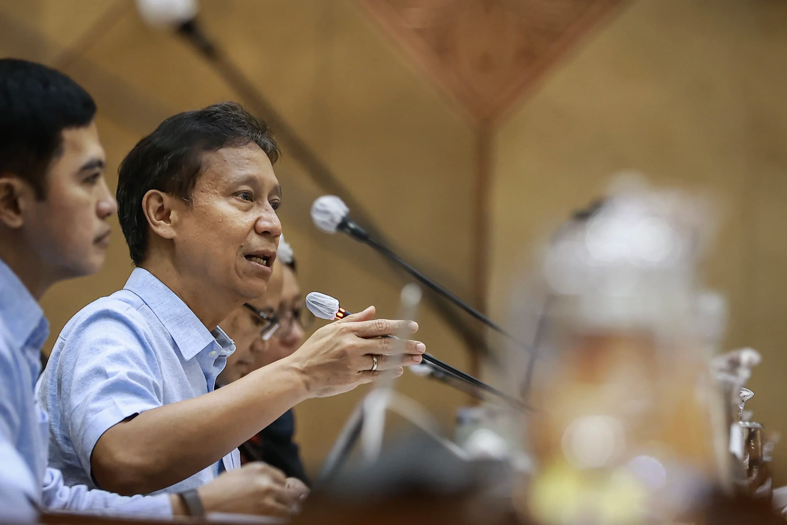 Menteri Kesehatan Budi Gunadi Sadikin (kedua kiri) bersama Wakil Menteri Kesehatan Dante Saksono Harbuwono (kiri) menyampaikan paparan dalam rapat kerja dengan Komisi IX DPR di Kompleks Parlemen, Senayan, Jakarta, Senin (14/9/2026). Menteri Kesehatan Budi Gunadi Sadikin (kedua kiri) bersama Wakil Menteri Kesehatan Dante Saksono Harbuwono (kiri) menyampaikan paparan dalam rapat kerja dengan Komisi IX DPR di Kompleks Parlemen, Senayan, Jakarta, Senin (14/9/2026).