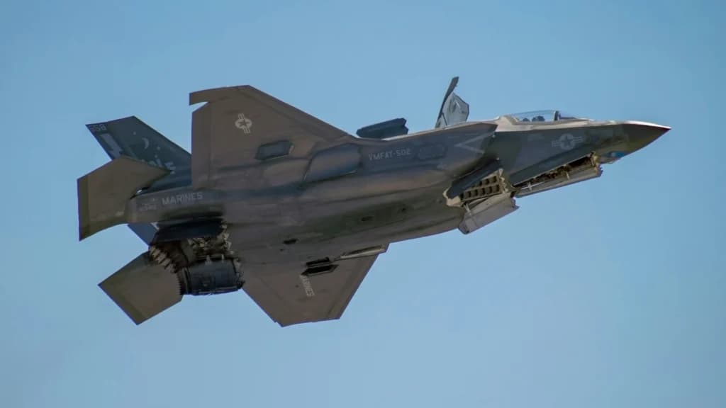Jet Tempur F-35. (Sumber: Unsplash/ Charles Causse) Jet Tempur F-35. (Sumber: Unsplash/ Charles Causse)