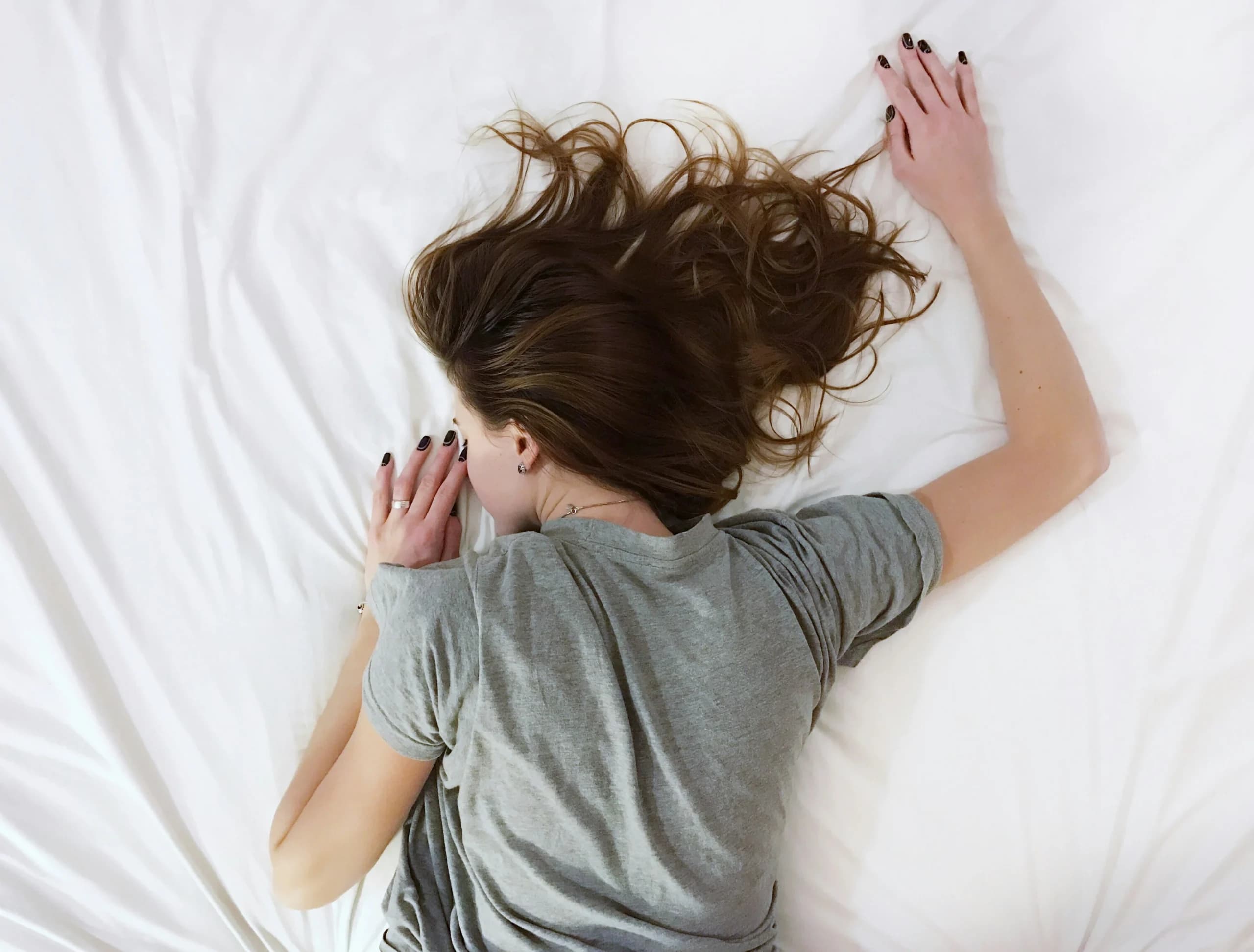 Tidur dengan rambut panjang Tidur dengan rambut panjang
