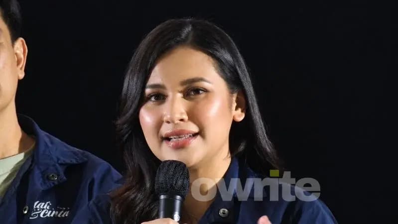 Pemeran film Ibadah & Cinta, Indah Permatasari. Pemeran film Ibadah & Cinta, Indah Permatasari.
