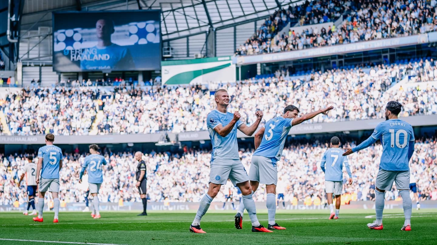 Pemain Manchester City merayakan gol ke gawang Sunderland, September 2026, dalam pertandingan Liga Inggris. Pemain Manchester City merayakan gol ke gawang Sunderland, September 2026, dalam pertandingan Liga Inggris.