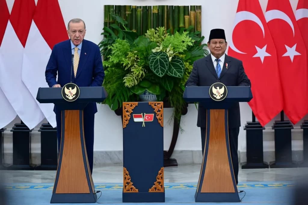 Presiden Prabowo Subianto dan Presiden Turkiye, Recep Tayyip Erdogan di Istana Kepresidenan Bogor, Jawa Barat. (Sumber: KSP) Presiden Prabowo Subianto dan Presiden Turkiye, Recep Tayyip Erdogan di Istana Kepresidenan Bogor, Jawa Barat. (Sumber: KSP)