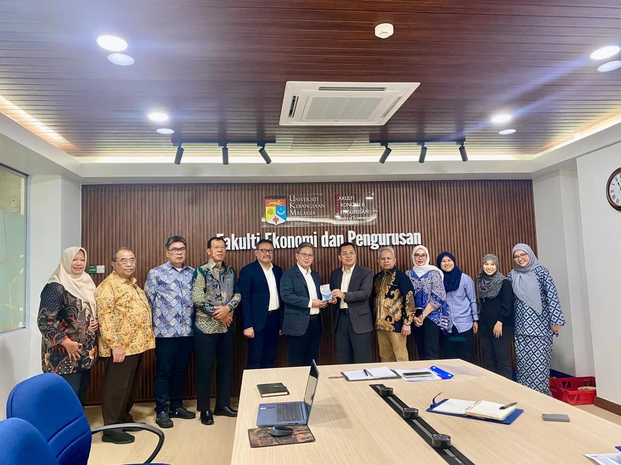 Pemanfaatan kecerdasan artifisial (AI) dalam pendidikan tinggi. Pemanfaatan kecerdasan artifisial (AI) dalam pendidikan tinggi.