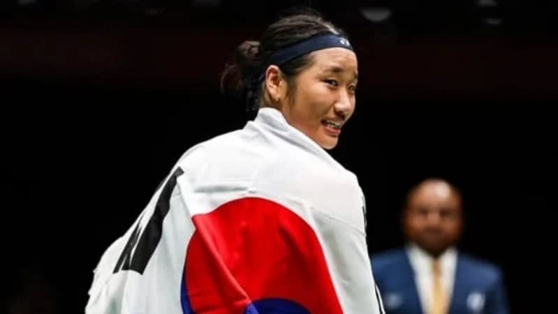 Pebulu tangkis tunggal putri Korea Selatan An Se-young. Pebulu tangkis tunggal putri Korea Selatan An Se-young.