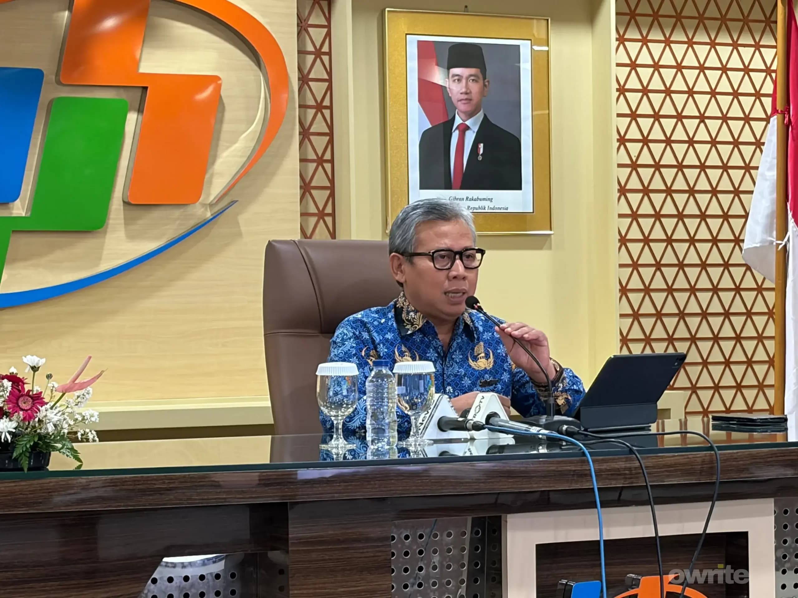 Deputi Bidang Statistik Distribusi dan Jasa BPS Ateng Hartono. Deputi Bidang Statistik Distribusi dan Jasa BPS Ateng Hartono.