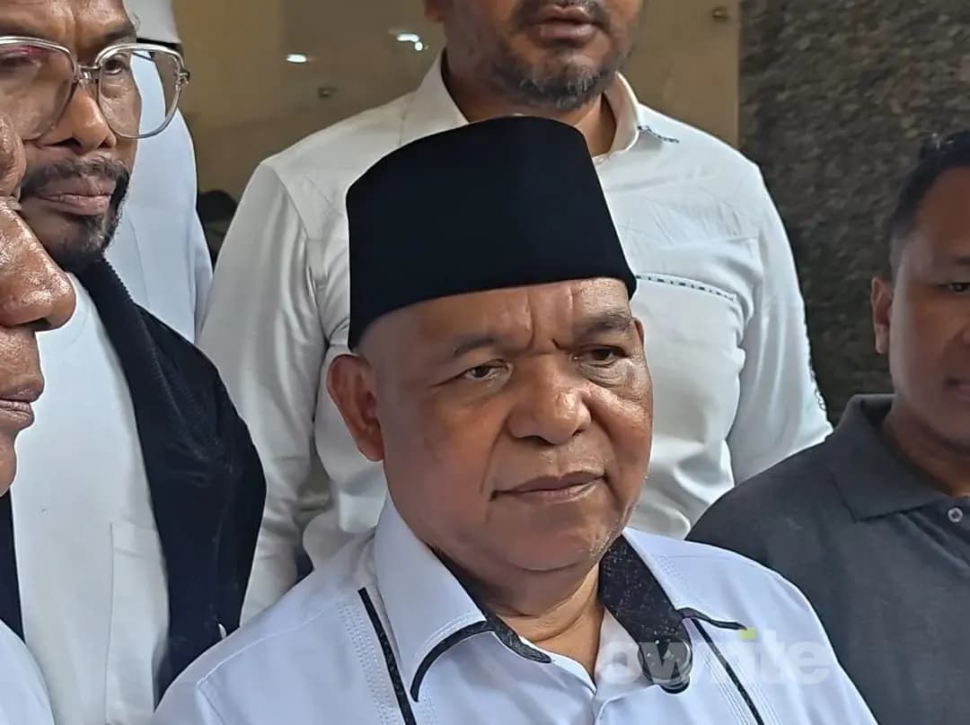 Kuasa hukum keluarga korban Bharada Laurentius Valdo Fernandez Lawai, Petrus Bala Pattyona, mendatangi Polda Metro Jaya, 19 Oktober 2026. Kuasa hukum keluarga korban Bharada Laurentius Valdo Fernandez Lawai, Petrus Bala Pattyona, mendatangi Polda Metro Jaya, 19 Oktober 2026.