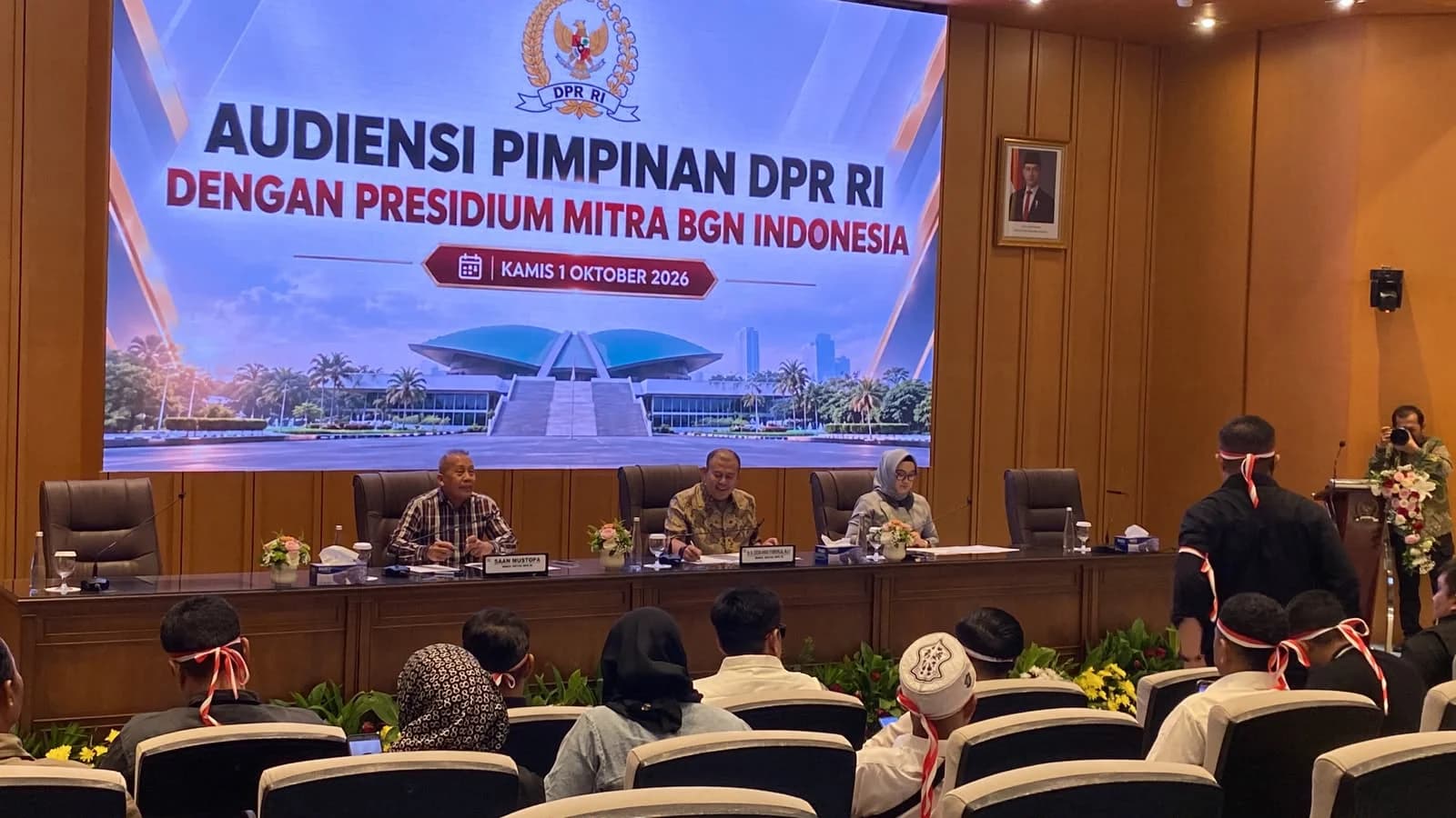 Sejumlah mitra Badan Gizi Nasional (BGN) mendatangi DPR RI untuk Beraudensi. Sejumlah mitra Badan Gizi Nasional (BGN) mendatangi DPR RI untuk Beraudensi.