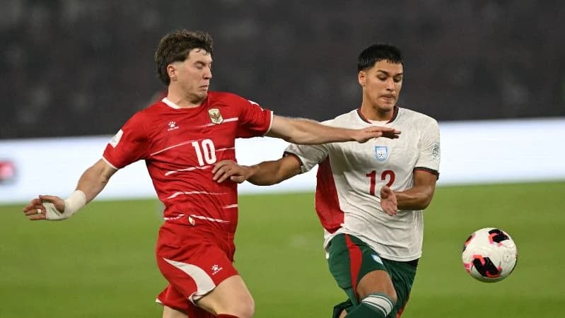 Penyerang Timnas Ole Romeny saat laga melawan Bangladesh di SUGBK, Senayan. ANTARA FOTO/Rivan Awal Lingga Penyerang Timnas Ole Romeny saat laga melawan Bangladesh di SUGBK, Senayan. ANTARA FOTO/Rivan Awal Lingga
