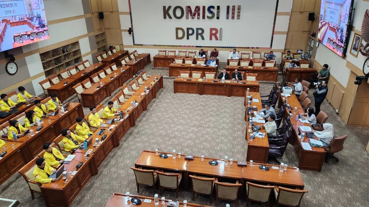 RDP Komisi III DPR RI bersama ahli kebijakan publik soll RUU Perampasan Aset. RDP Komisi III DPR RI bersama ahli kebijakan publik soll RUU Perampasan Aset.