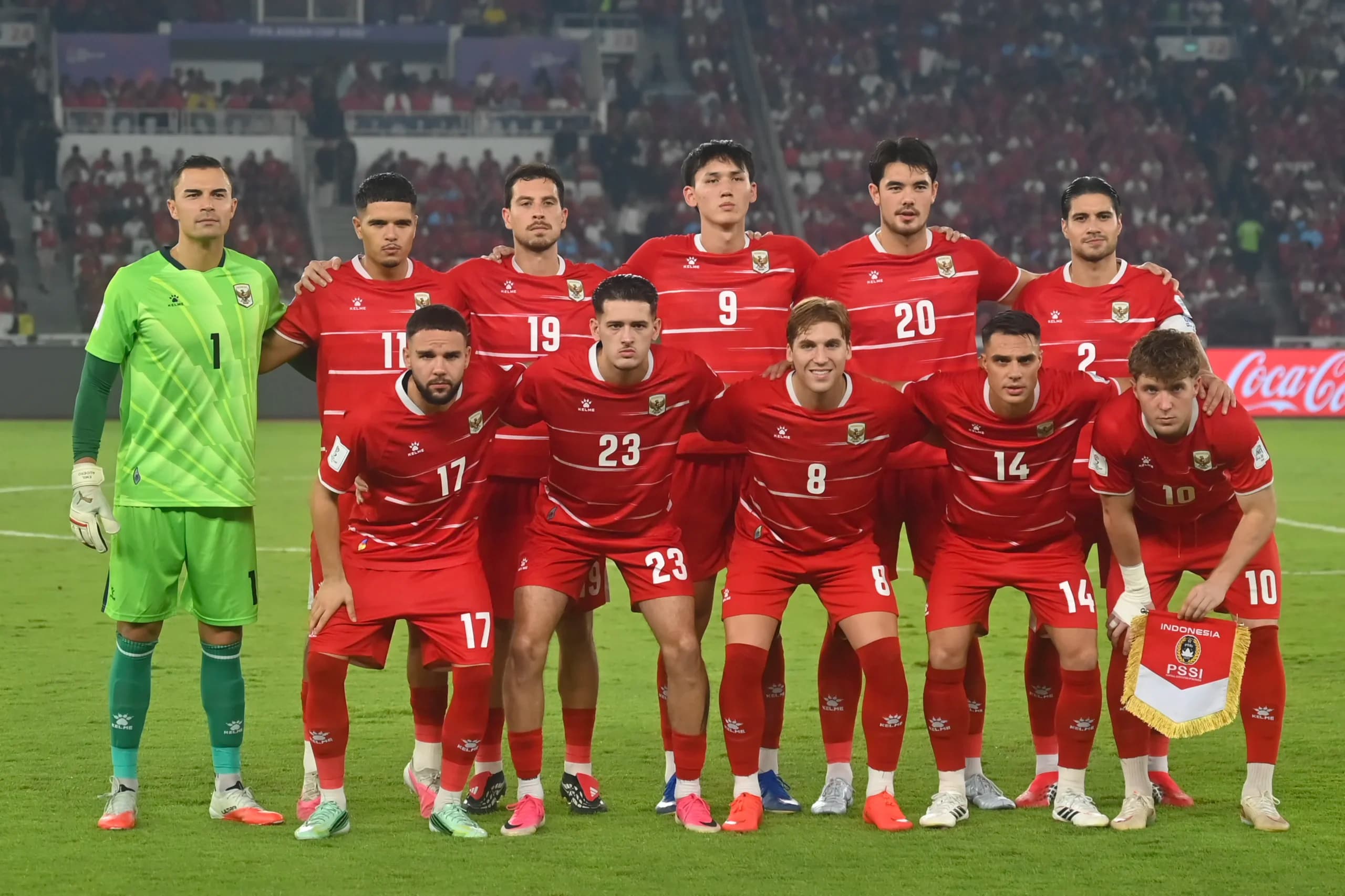 Pesepak bola Tim Nasional Indonesia berfoto bersama sebelum bertanding melawan Tim Nasional Thailand dalam pertandingan final FIFA ASEAN Cup 2026 di Stadion Utama Gelora Bung Karno (SUGBK), Senayan, Jakarta Pesepak bola Tim Nasional Indonesia berfoto bersama sebelum bertanding melawan Tim Nasional Thailand dalam pertandingan final FIFA ASEAN Cup 2026 di Stadion Utama Gelora Bung Karno (SUGBK), Senayan, Jakarta