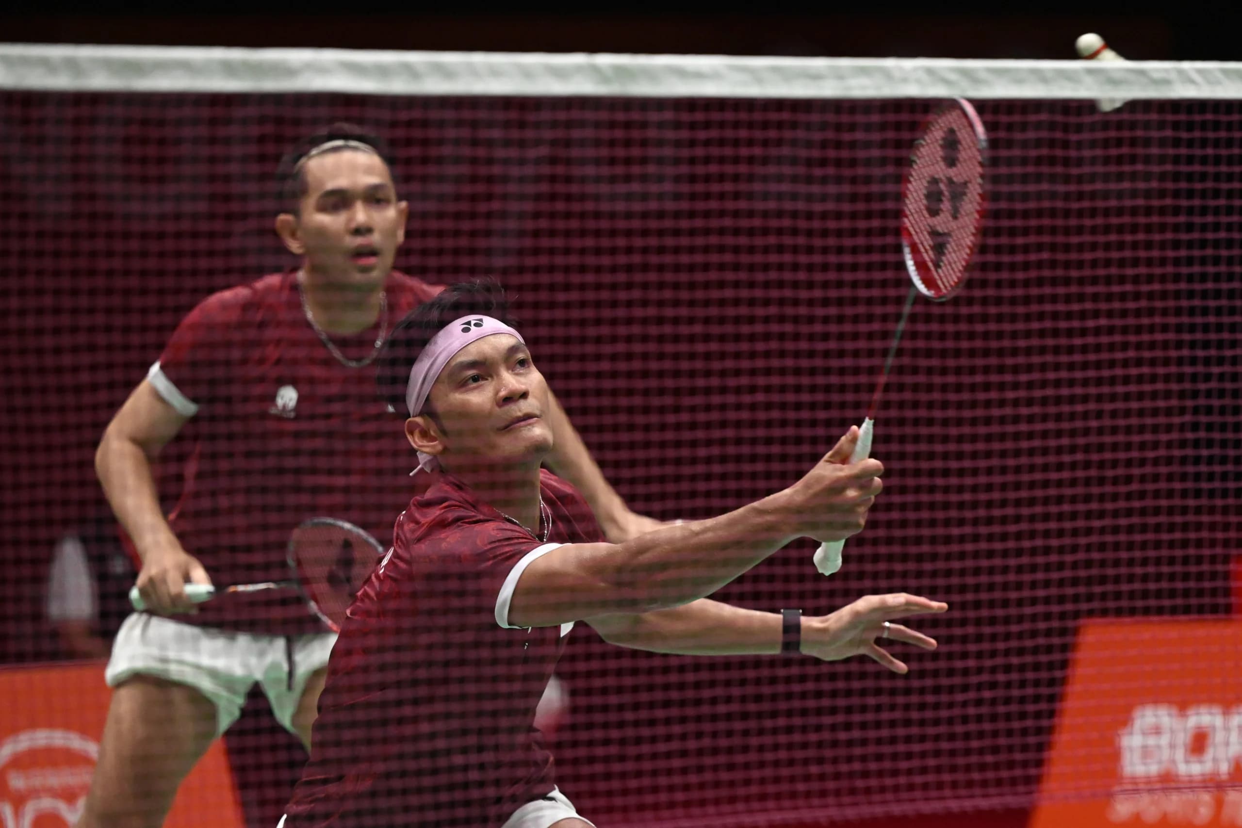 Pebulu tangkis ganda putra Indonesia Muhammad Shohibul Fikri (kanan) dan Fajar Alfian (kiri) mengembalikan kok ke arah pebulu tangkis putra China Liang Wei Keng dan Wang Chang pada final beregu putra Asian Games Aichi-Nagoya 2026 di Ichinomiya City Municipal Gymnasium, Nagoya, Aichi, Jepang Pebulu tangkis ganda putra Indonesia Muhammad Shohibul Fikri (kanan) dan Fajar Alfian (kiri) mengembalikan kok ke arah pebulu tangkis putra China Liang Wei Keng dan Wang Chang pada final beregu putra Asian Games Aichi-Nagoya 2026 di Ichinomiya City Municipal Gymnasium, Nagoya, Aichi, Jepang