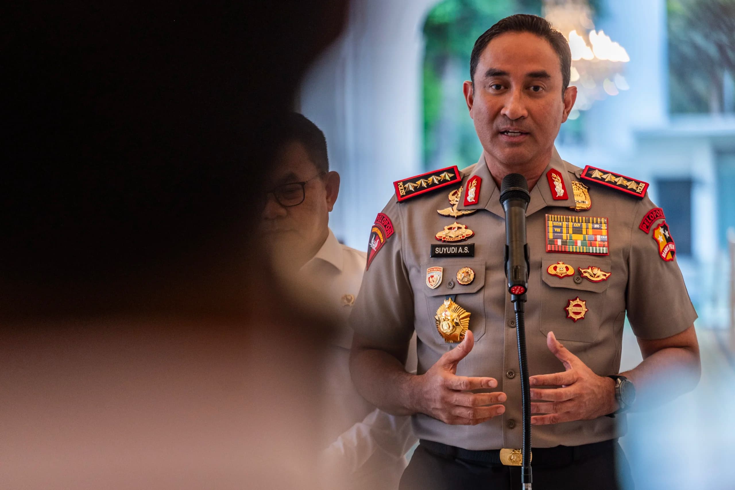 Kapolri Jenderal Pol Suyudi Ario Seto menyampaikan keterangan usai bertemu dengan Presiden Prabowo Subianto di Istana Merdeka, Jakarta Kapolri Jenderal Pol Suyudi Ario Seto menyampaikan keterangan usai bertemu dengan Presiden Prabowo Subianto di Istana Merdeka, Jakarta
