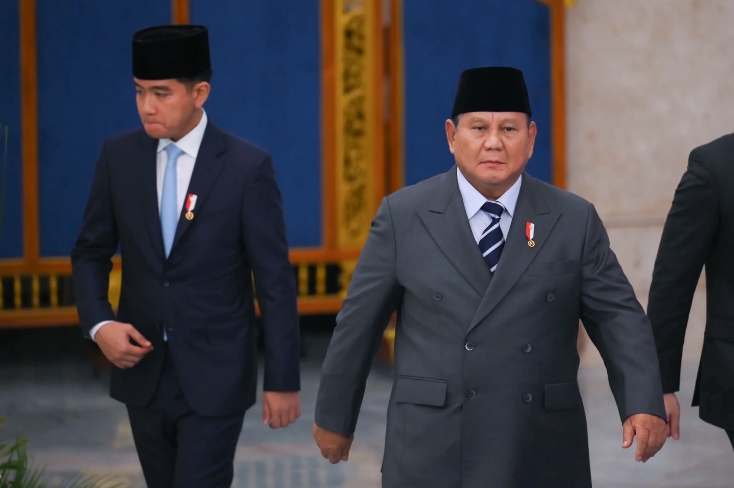 Presiden Prabowo Subianto (kanan) didampingi Wakil Presiden Gibran Rakabuming Raka bersiap melantik wakil menteri serta kepala dan wakil kepala badan di Istana Negara, Jakarta, Kamis (15/10/2026). Presiden Prabowo Subianto (kanan) didampingi Wakil Presiden Gibran Rakabuming Raka bersiap melantik wakil menteri serta kepala dan wakil kepala badan di Istana Negara, Jakarta, Kamis (15/10/2026).