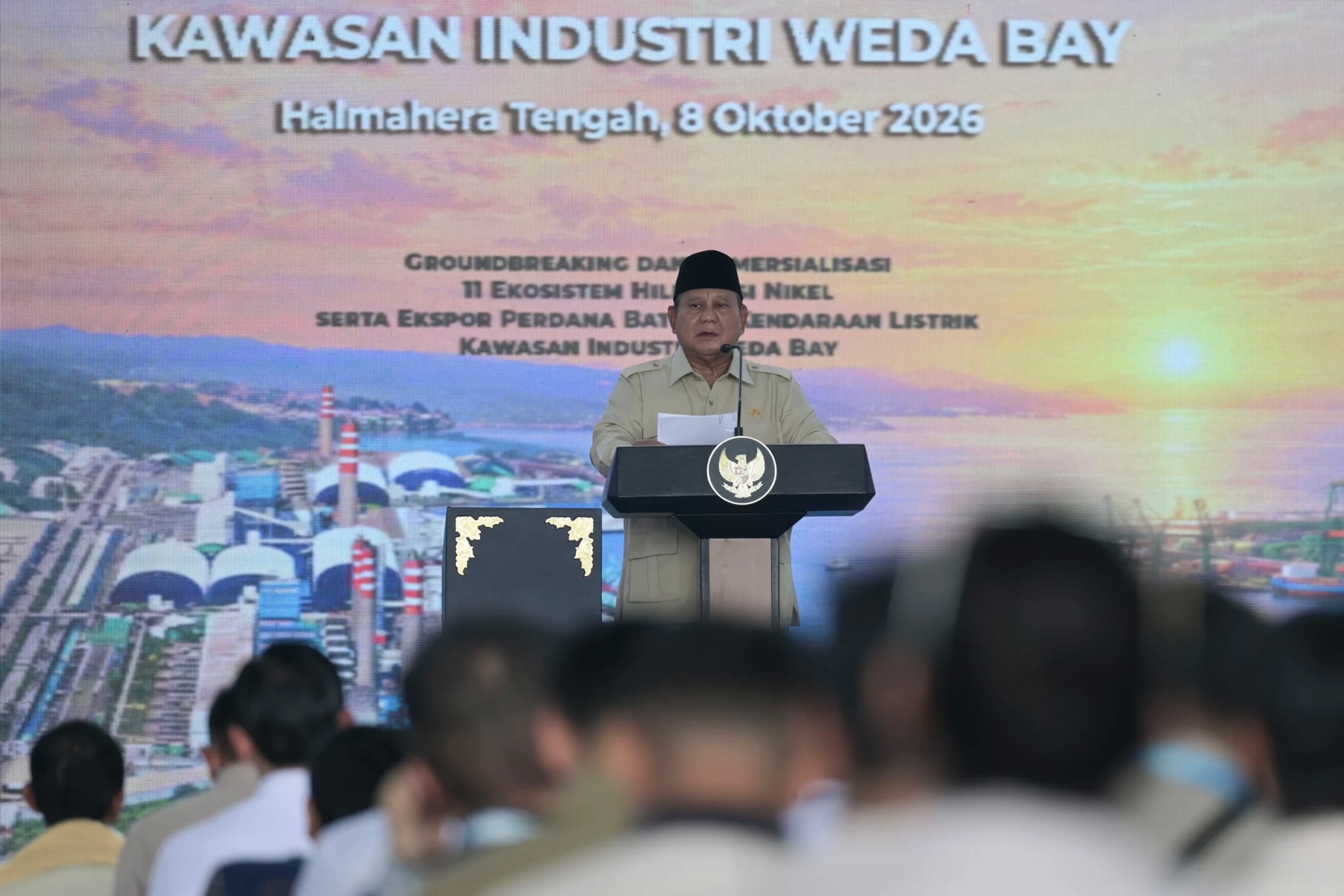 Presiden Prabowo Subianto menyampaikan pidato sambutannya sebelum meluncurkan sejumlah program hilirisasi di kawasan industri Weda Bay, Desa Lelilef, Weda Tengah, Halmahera Tengah, Maluku Utara, Kamis (8/10/2026). Presiden Prabowo Subianto menyampaikan pidato sambutannya sebelum meluncurkan sejumlah program hilirisasi di kawasan industri Weda Bay, Desa Lelilef, Weda Tengah, Halmahera Tengah, Maluku Utara, Kamis (8/10/2026).