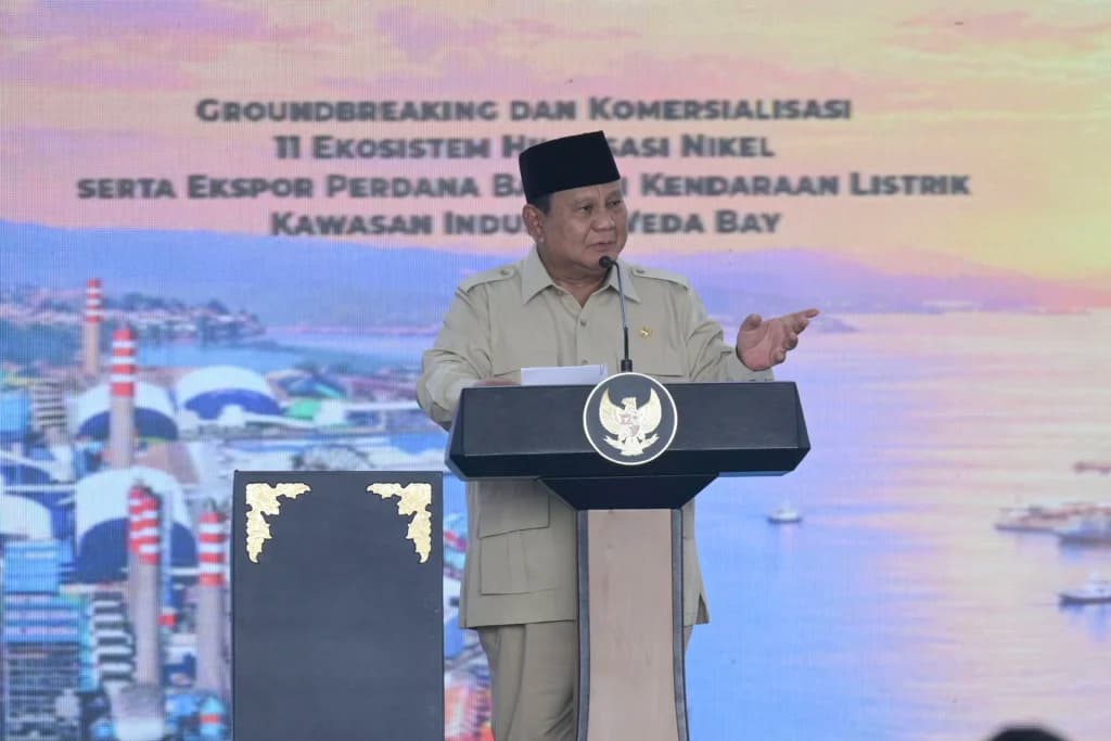 Presiden Prabowo Subianto menyampaikan pidato sambutannya sebelum meluncurkan sejumlah program hilirisasi di kawasan industri Weda Bay, Desa Lelilef, Weda Tengah, Halmahera Tengah, Maluku Utara, Kamis (8/10/2026). Presiden Prabowo Subianto menyampaikan pidato sambutannya sebelum meluncurkan sejumlah program hilirisasi di kawasan industri Weda Bay, Desa Lelilef, Weda Tengah, Halmahera Tengah, Maluku Utara, Kamis (8/10/2026).