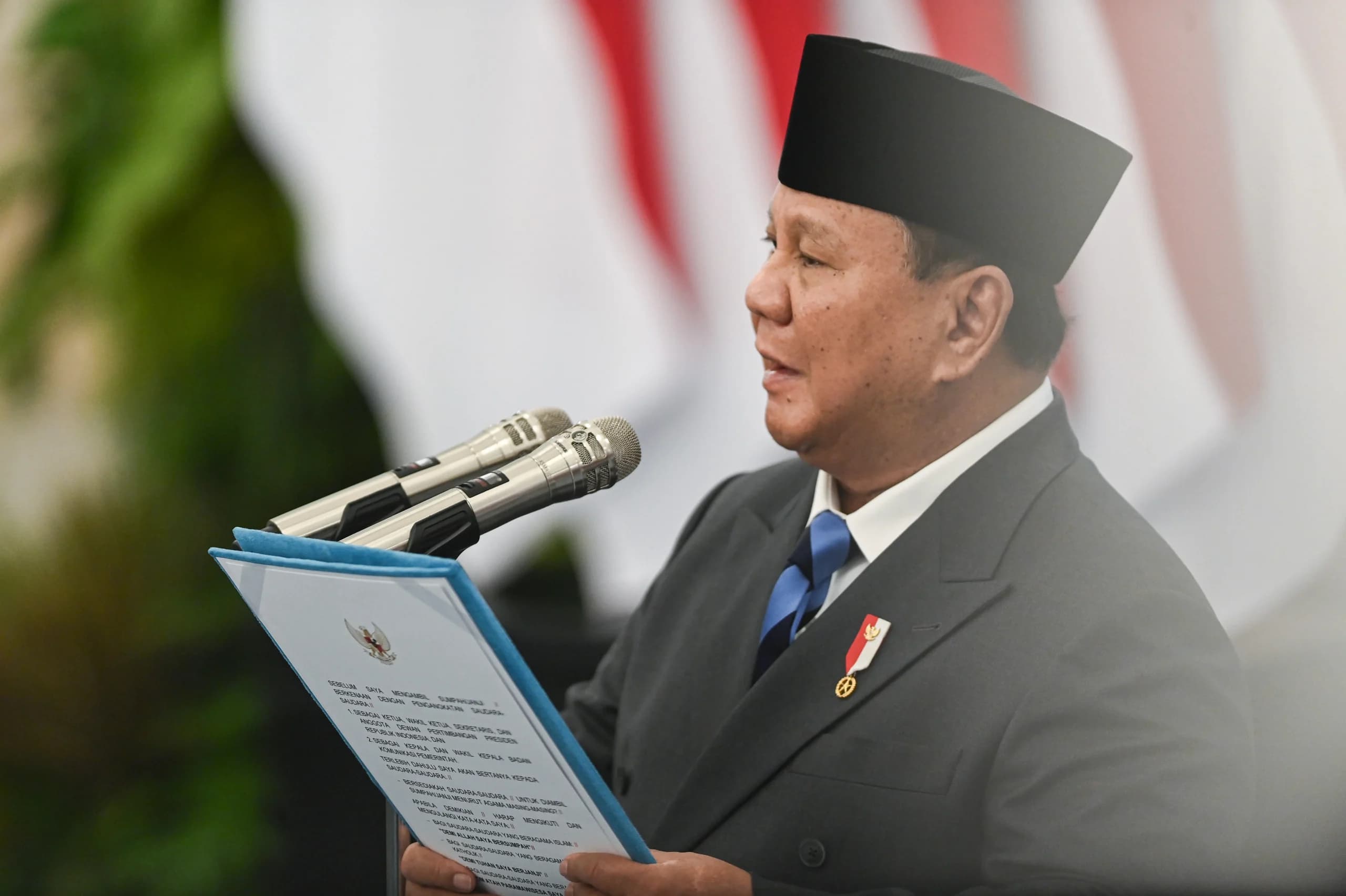 Presiden Prabowo Subianto memimpin pelantikan Dewan Pertimbangan Presiden (Wantimpres) di Istana Negara, Jakarta, Jumat (2/10/2026). Presiden Prabowo Subianto memimpin pelantikan Dewan Pertimbangan Presiden (Wantimpres) di Istana Negara, Jakarta, Jumat (2/10/2026).