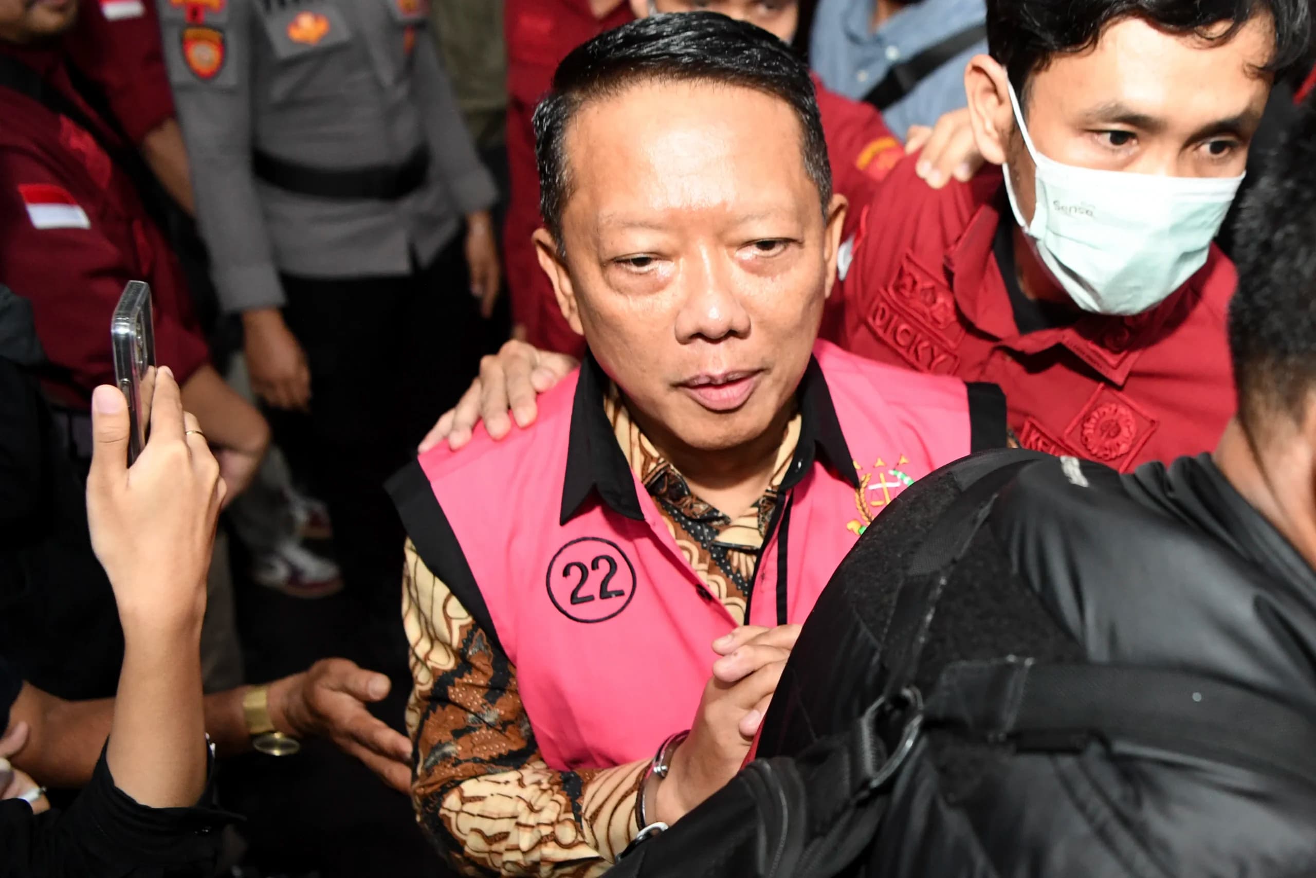 Mantan Jaksa Agung Muda Tindak Pidana Khusus Kejaksaan Agung Febrie Adriansyah didakwa menerima uang Rp55 miliar terkait perkara dugaan pemerasan dan tindak pidana pencucian uang (TPPU) dengan nilai mencapai Rp354 miliar. (Sumber: Antara Foto/M Risyal Hidayat/wsj) Mantan Jaksa Agung Muda Tindak Pidana Khusus Kejaksaan Agung Febrie Adriansyah didakwa menerima uang Rp55 miliar terkait perkara dugaan pemerasan dan tindak pidana pencucian uang (TPPU) dengan nilai mencapai Rp354 miliar. (Sumber: Antara Foto/M Risyal Hidayat/wsj)