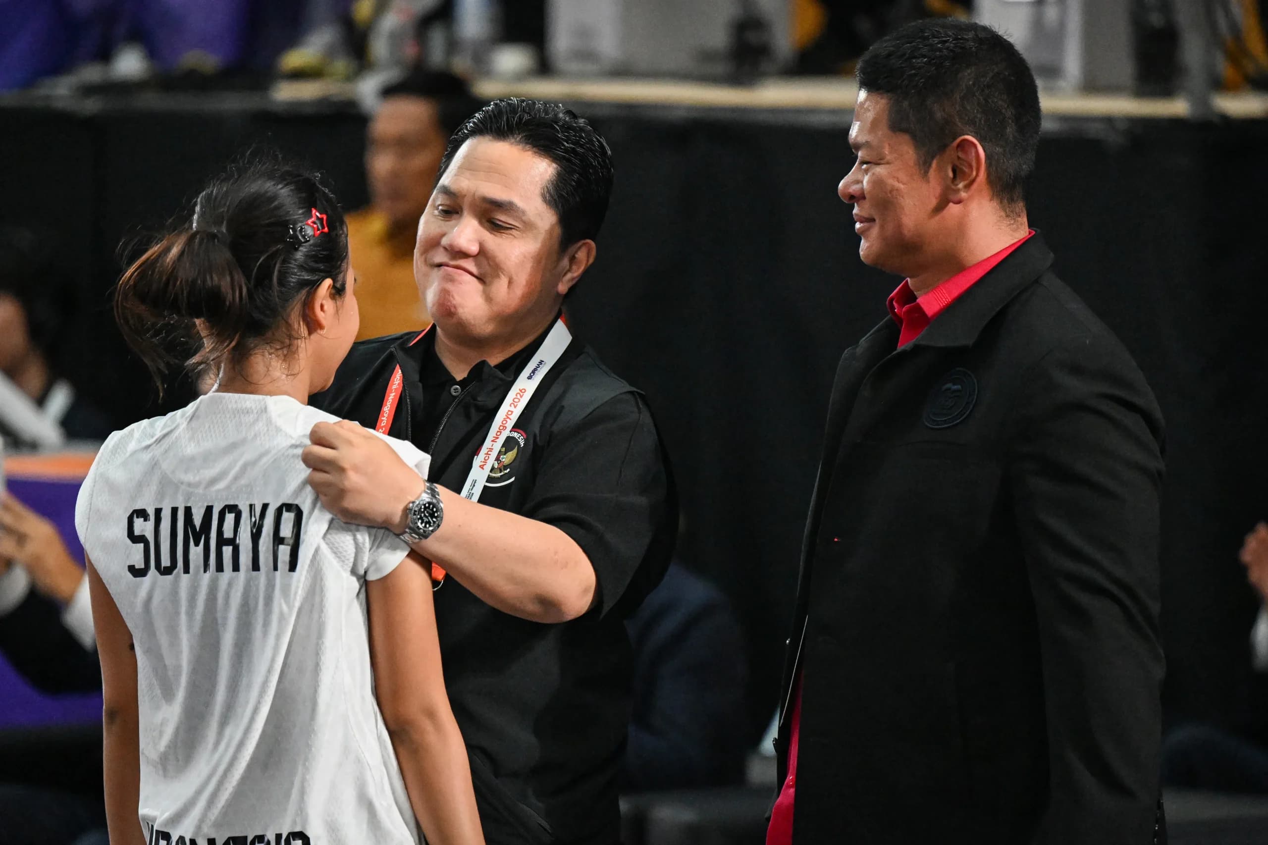 Menpora Erick Thohir (tengah) dan Ketua NOC Indonesia Raja Sapta Oktohari (kanan) memberikan semangat kepada atlet teqball Indonesia Sumaya (kiri) seusai kalah dari atlet teqball Myanmar Wai Khin Hnin pada final tunggal putri teqball Asian Games Aichi-Nagoya 2026 di Nagoya City Higashi Sports Center, Aichi, Jepang, Menpora Erick Thohir (tengah) dan Ketua NOC Indonesia Raja Sapta Oktohari (kanan) memberikan semangat kepada atlet teqball Indonesia Sumaya (kiri) seusai kalah dari atlet teqball Myanmar Wai Khin Hnin pada final tunggal putri teqball Asian Games Aichi-Nagoya 2026 di Nagoya City Higashi Sports Center, Aichi, Jepang,