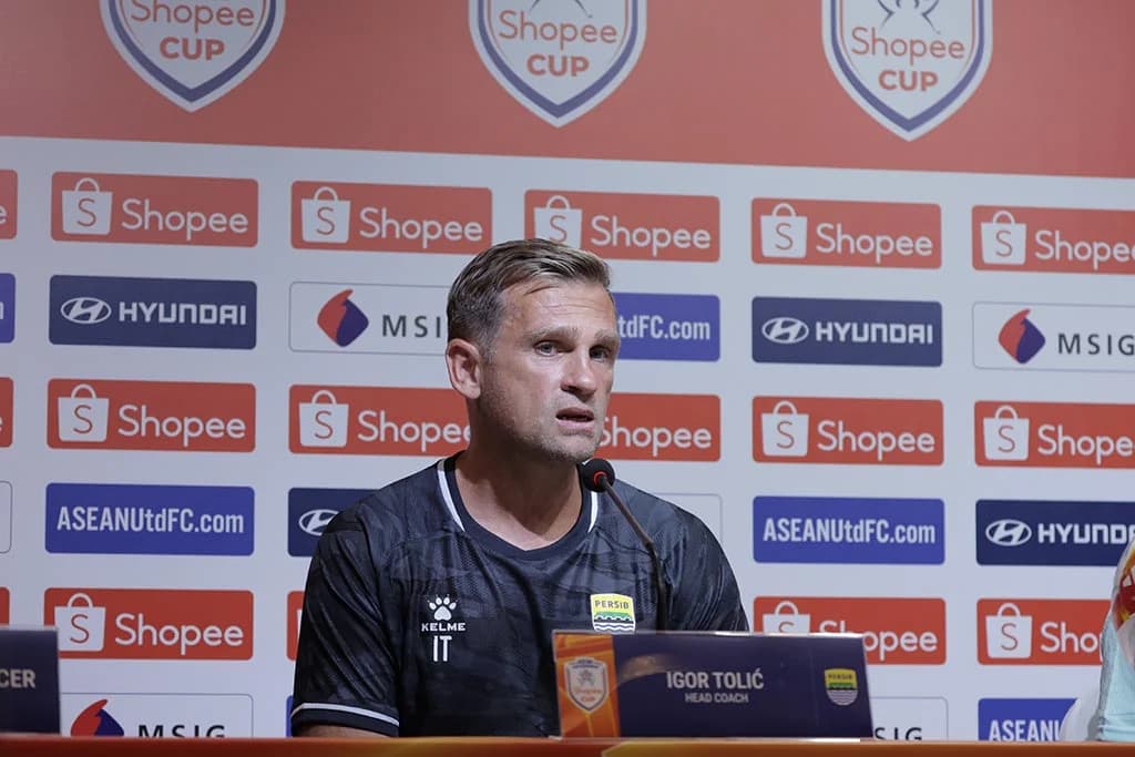 Pelatih Persib Bandung Igor Tolic Pelatih Persib Bandung Igor Tolic