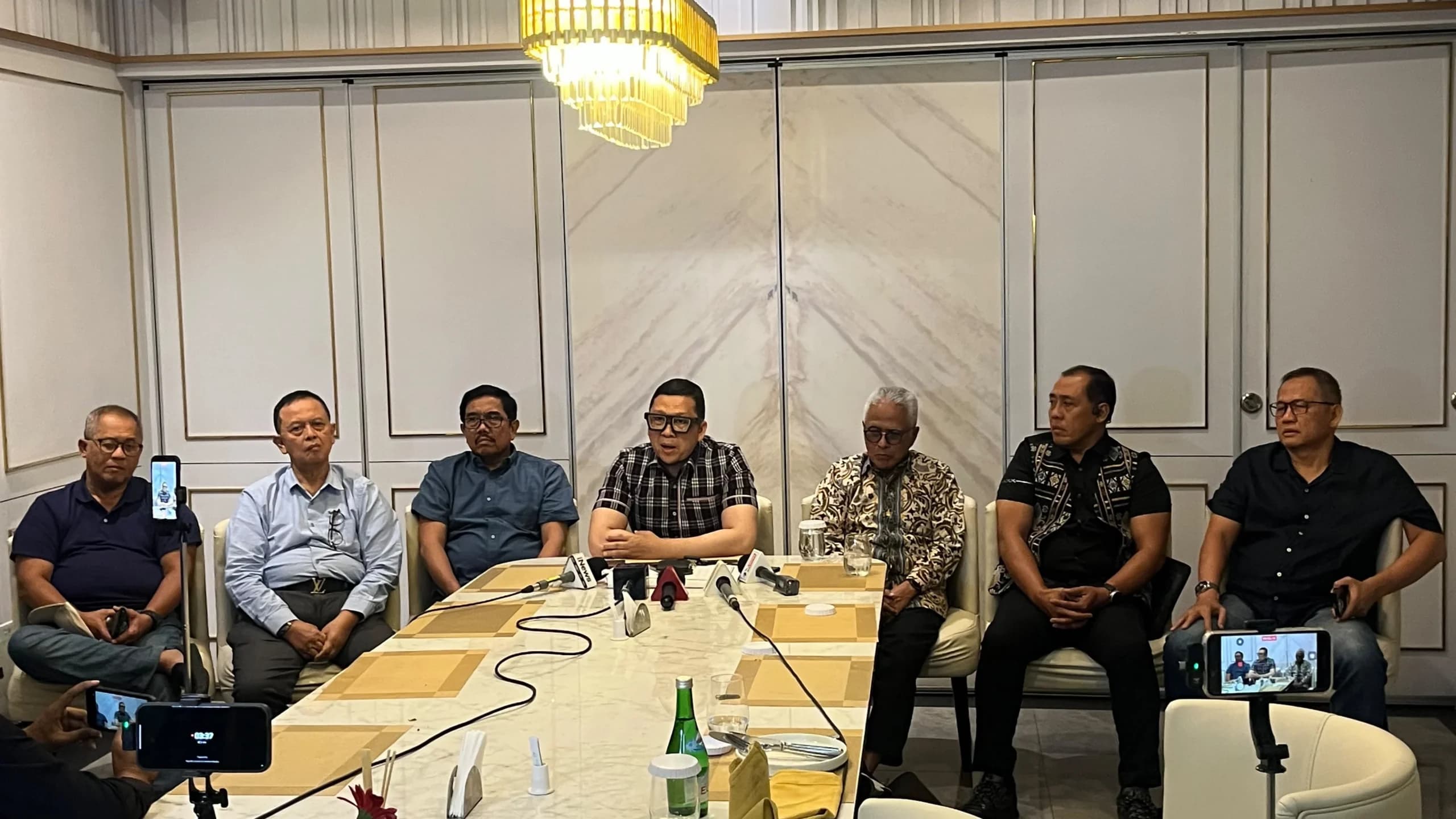 Mantan anggota Komisi II DPR RI periode 2019–2024, Oktober 2026. Mantan anggota Komisi II DPR RI periode 2019–2024, Oktober 2026.