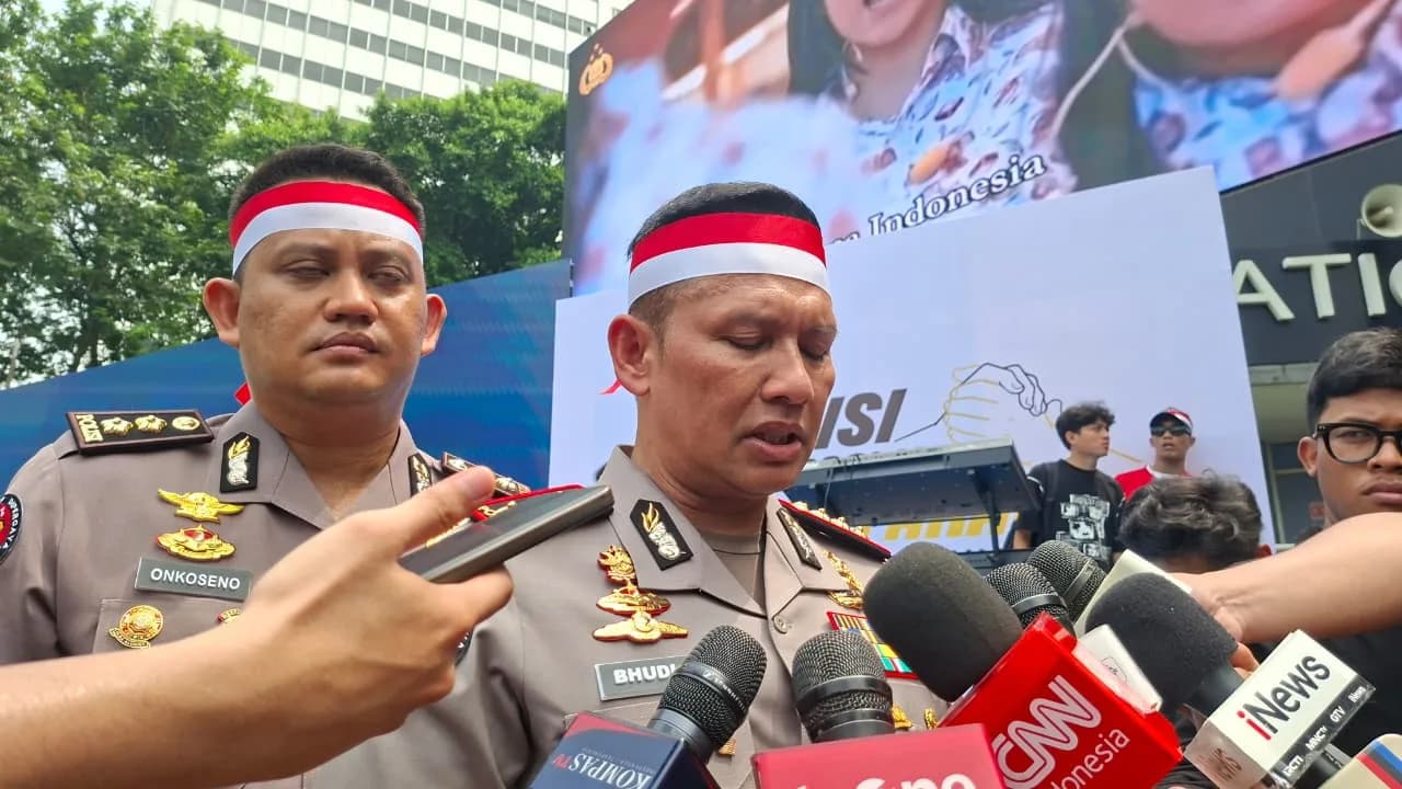 Kabid Humas Polda Metro Jaya Kombes Budi Hermanto mengatakan pihaknya segera menjadwalkan ulang undangan klarifikasi sutradara film dokumenter 'Pesta Babi' Dandhy Laksono Kabid Humas Polda Metro Jaya Kombes Budi Hermanto mengatakan pihaknya segera menjadwalkan ulang undangan klarifikasi sutradara film dokumenter 'Pesta Babi' Dandhy Laksono