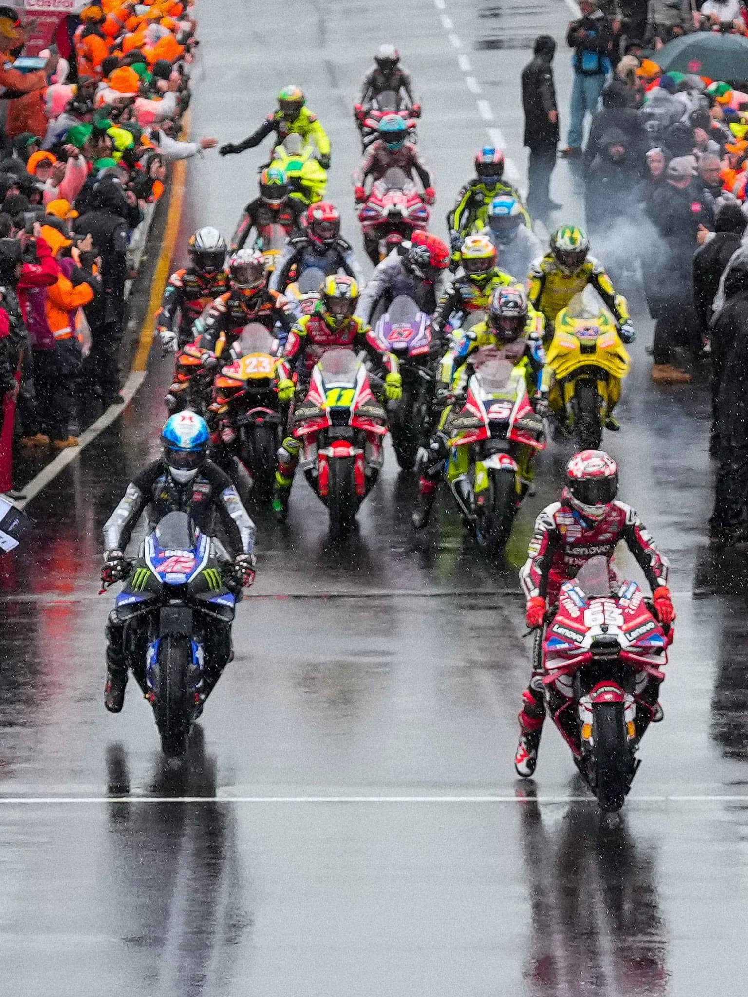 Pembalap di MotoGP. Pembalap di MotoGP.