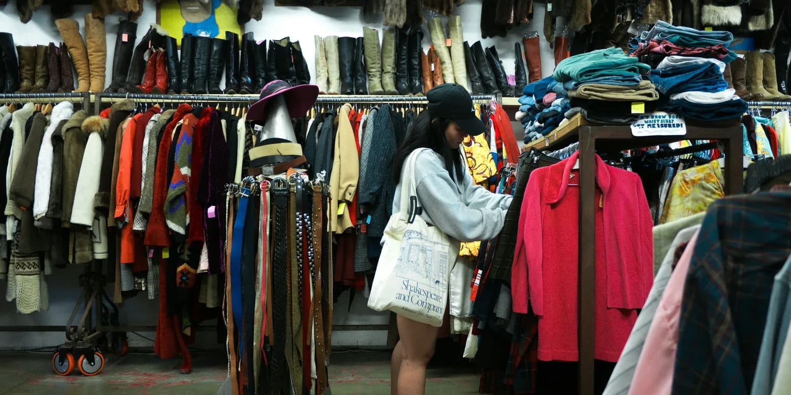 Jangan Asal Murah! Ini 6 Tips Beli Baju Thrifting agar Dapat Barang Berkualitas Jangan Asal Murah! Ini 6 Tips Beli Baju Thrifting agar Dapat Barang Berkualitas