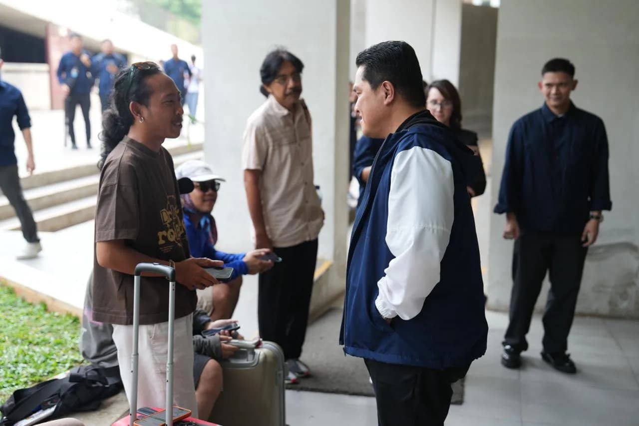 Ketua PSSI Erick Thohir meminta aparat kepolisian mengambil tindakan tegas terhadap pelaku tindak kriminal yang menyebabkan suporter sepak bola kehilangan nyawa. Ketua PSSI Erick Thohir meminta aparat kepolisian mengambil tindakan tegas terhadap pelaku tindak kriminal yang menyebabkan suporter sepak bola kehilangan nyawa.