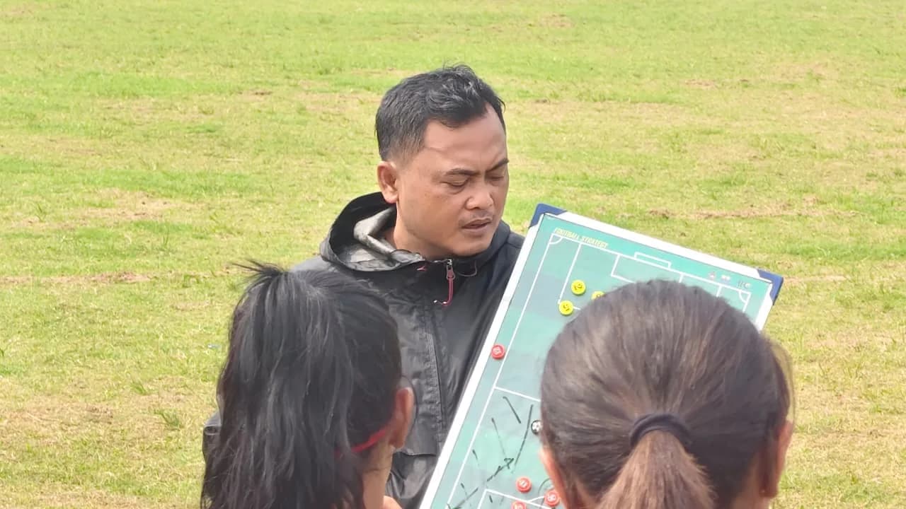 Pelatih Persikad Women, Deris Herdiansyah Pelatih Persikad Women, Deris Herdiansyah