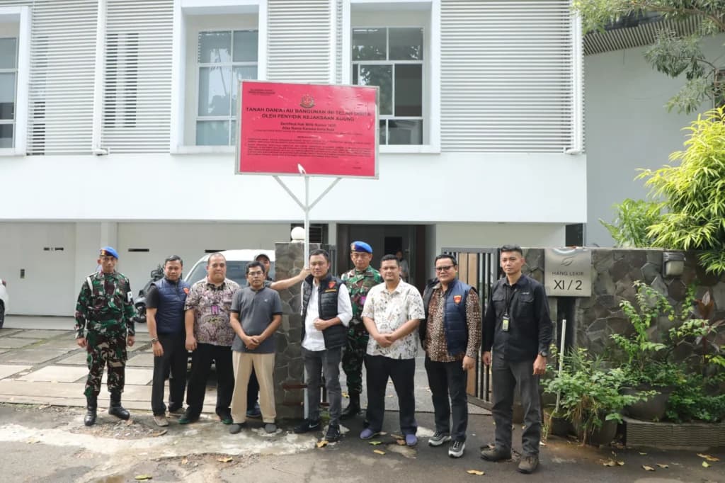 Harta Pengusaha Riza Chalid Disita Kejagung Harta Pengusaha Riza Chalid Disita Kejagung