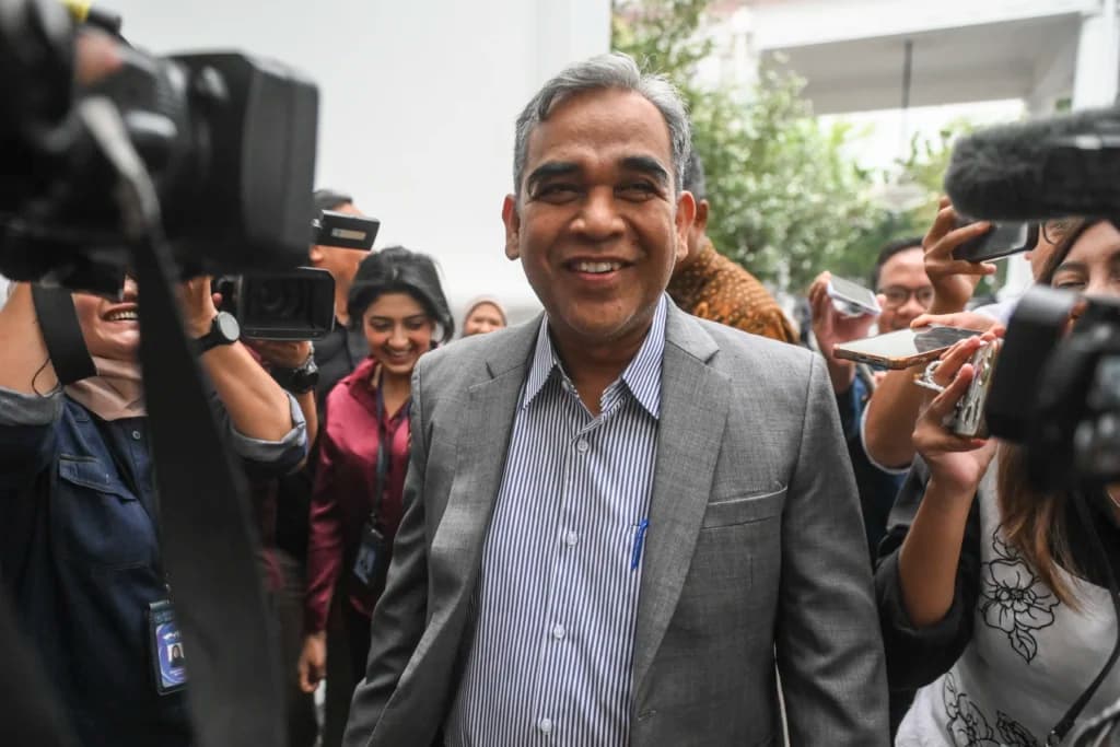 Ketua MPR Ahmad Muzani berjalan untuk melakukan pertemuan dengan Presiden Prabowo Subianto di Kompleks Istana Kepresidenan Ketua MPR Ahmad Muzani berjalan untuk melakukan pertemuan dengan Presiden Prabowo Subianto di Kompleks Istana Kepresidenan