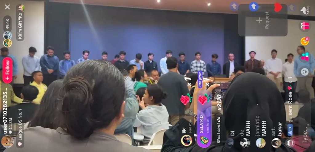 Tangkapan gambar saat sidang Pelaku pelecehan di Auditorium FH UI. (Sumber: Istimewa) Tangkapan gambar saat sidang Pelaku pelecehan di Auditorium FH UI. (Sumber: Istimewa)