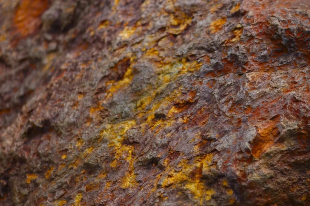 Batu Uranium. (Sumber: Unsplash/Chayse Larsen) Batu Uranium. (Sumber: Unsplash/Chayse Larsen)