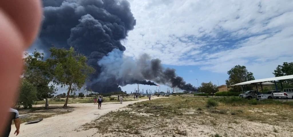Serangan Rahasia Kilang Minyak Iran Serangan Rahasia Kilang Minyak Iran