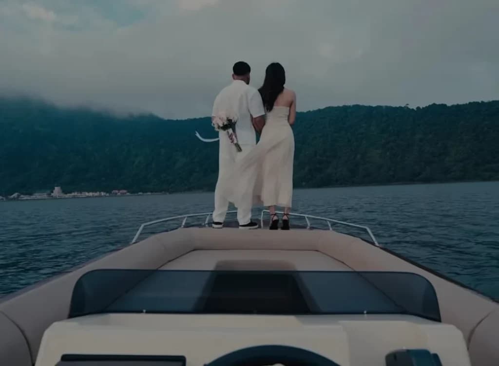 Manis! Momen Asnawi Mangkualam Lamar Yuriska Patricia di Bali Manis! Momen Asnawi Mangkualam Lamar Yuriska Patricia di Bali